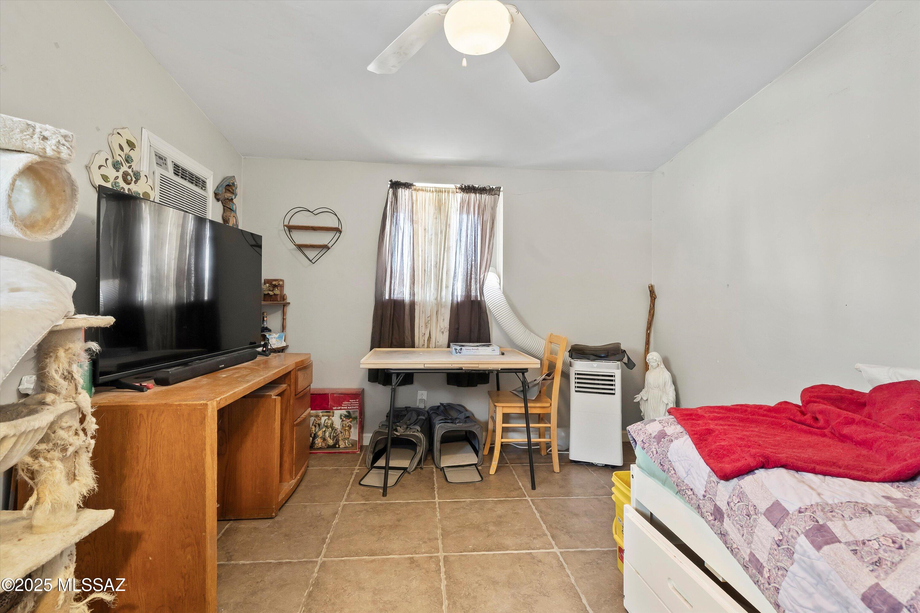 1717 S Avenida Regulo