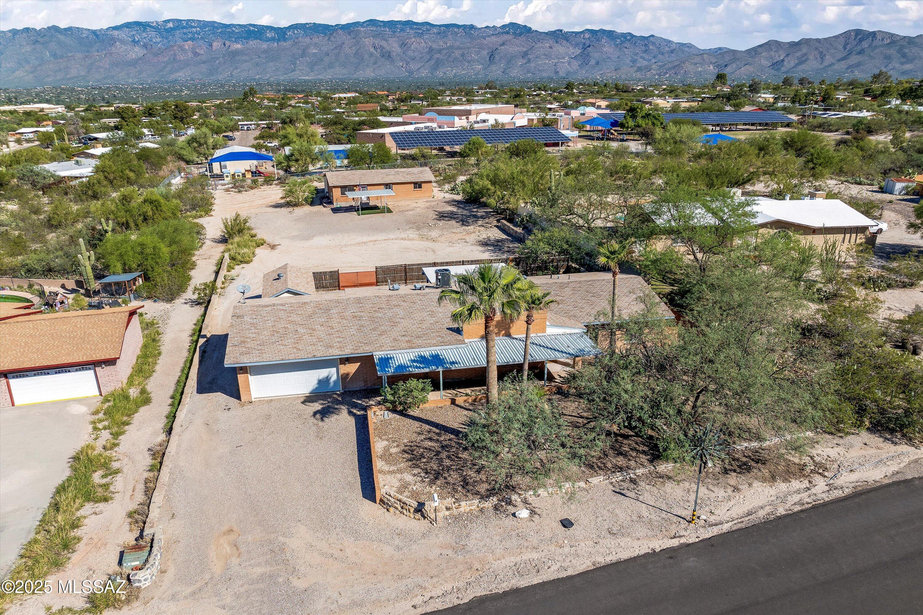 10501 E Calle Del Este