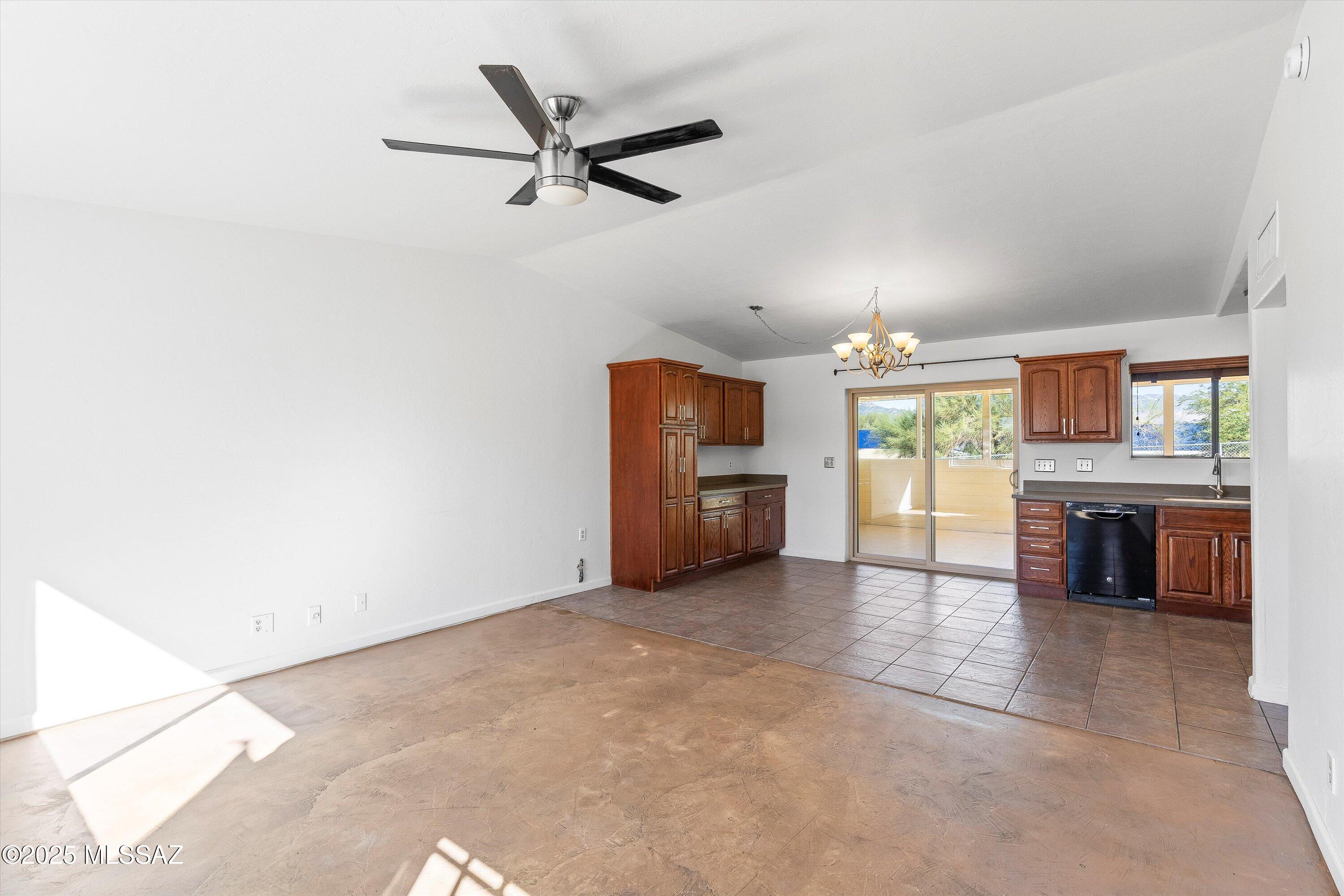 10501 E Calle Del Este