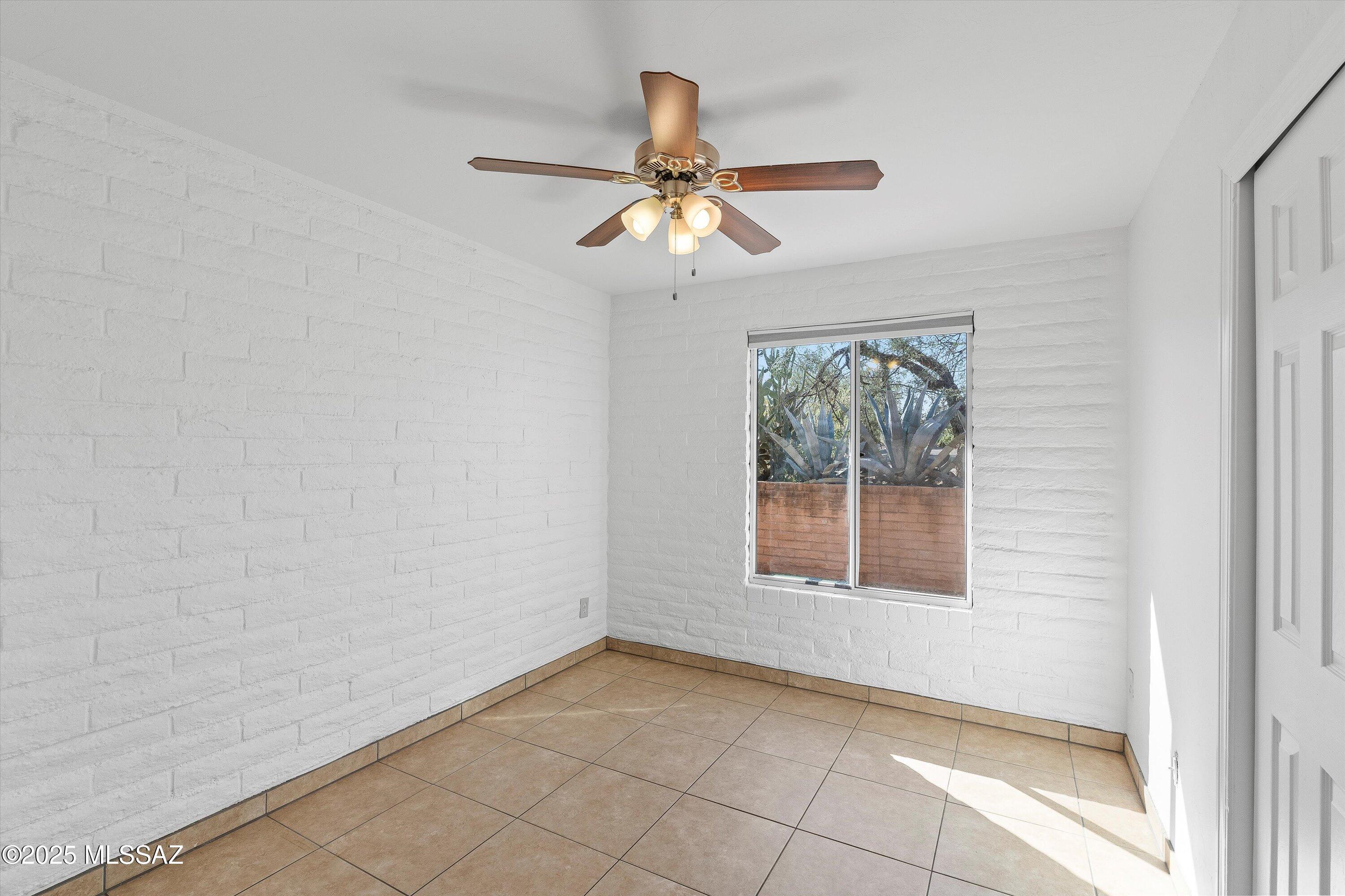 10501 E Calle Del Este