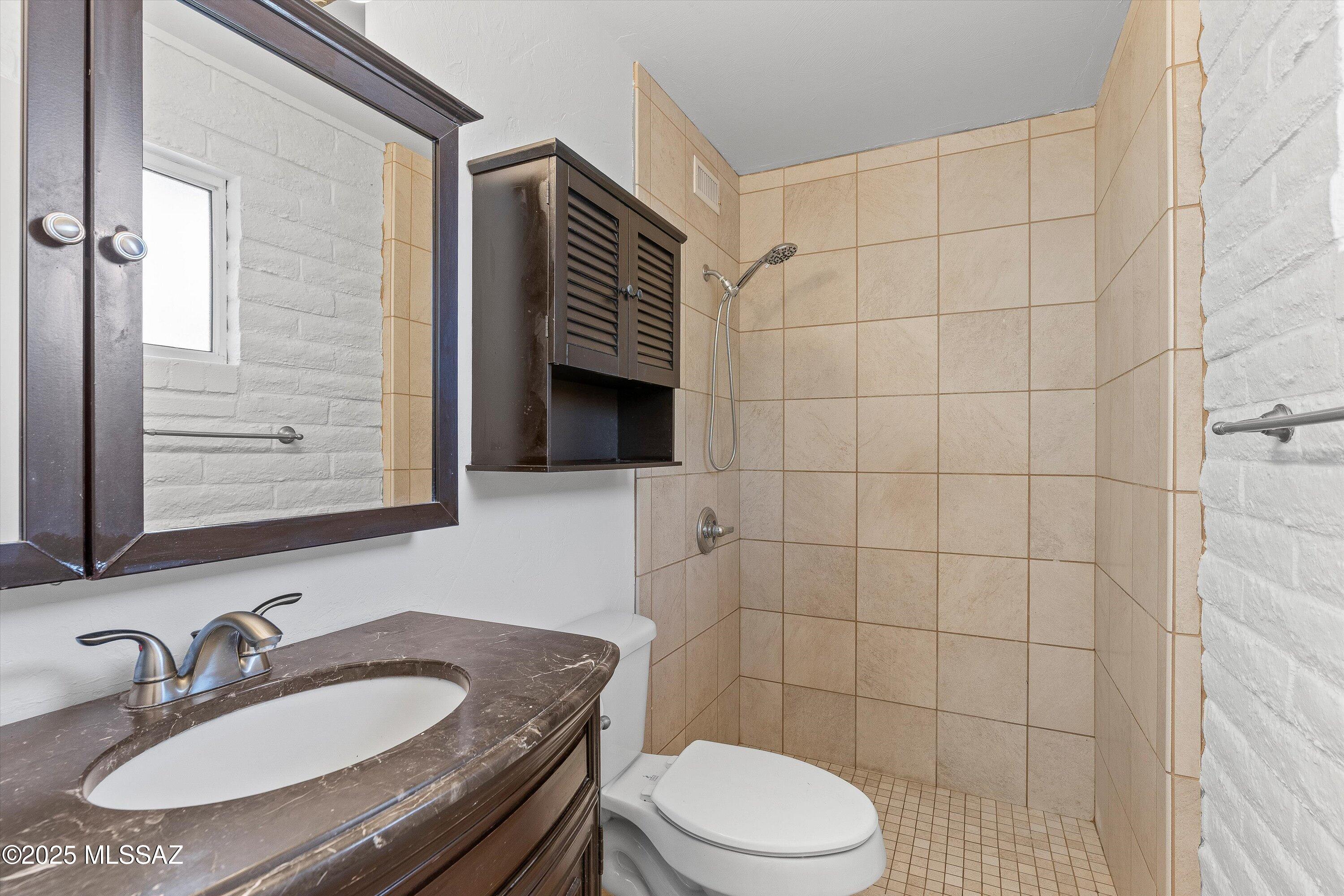 10501 E Calle Del Este