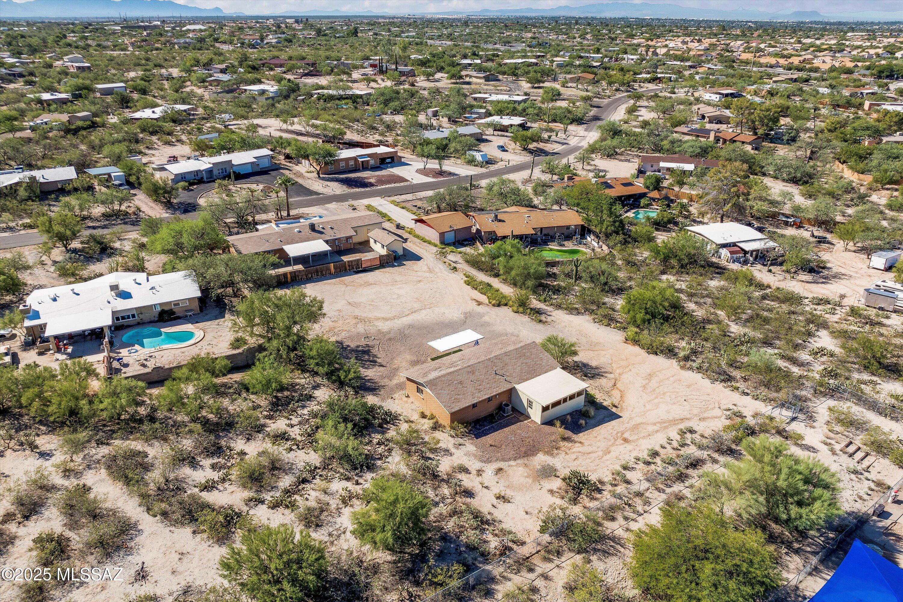 10501 E Calle Del Este