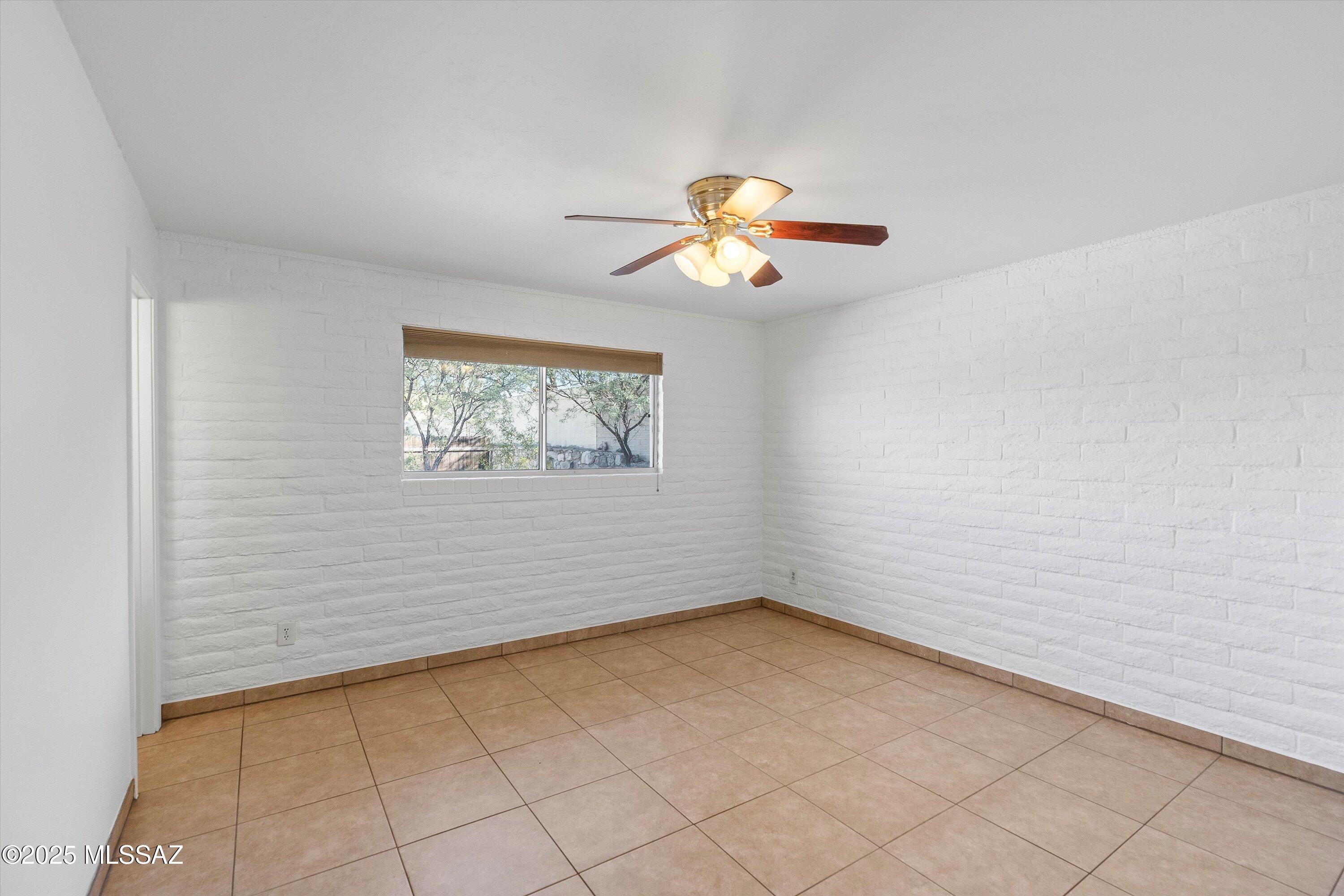 10501 E Calle Del Este