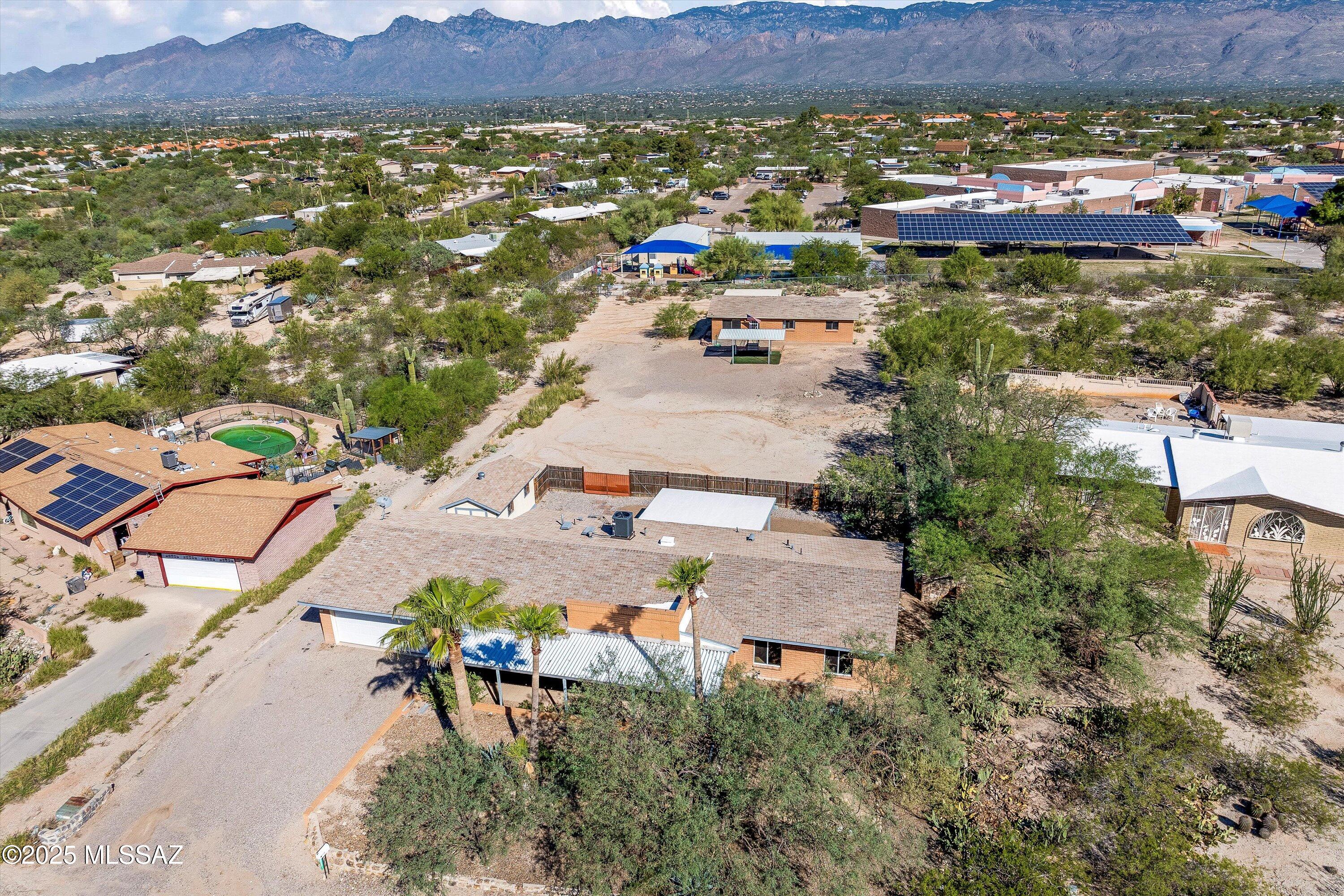 10501 E Calle Del Este