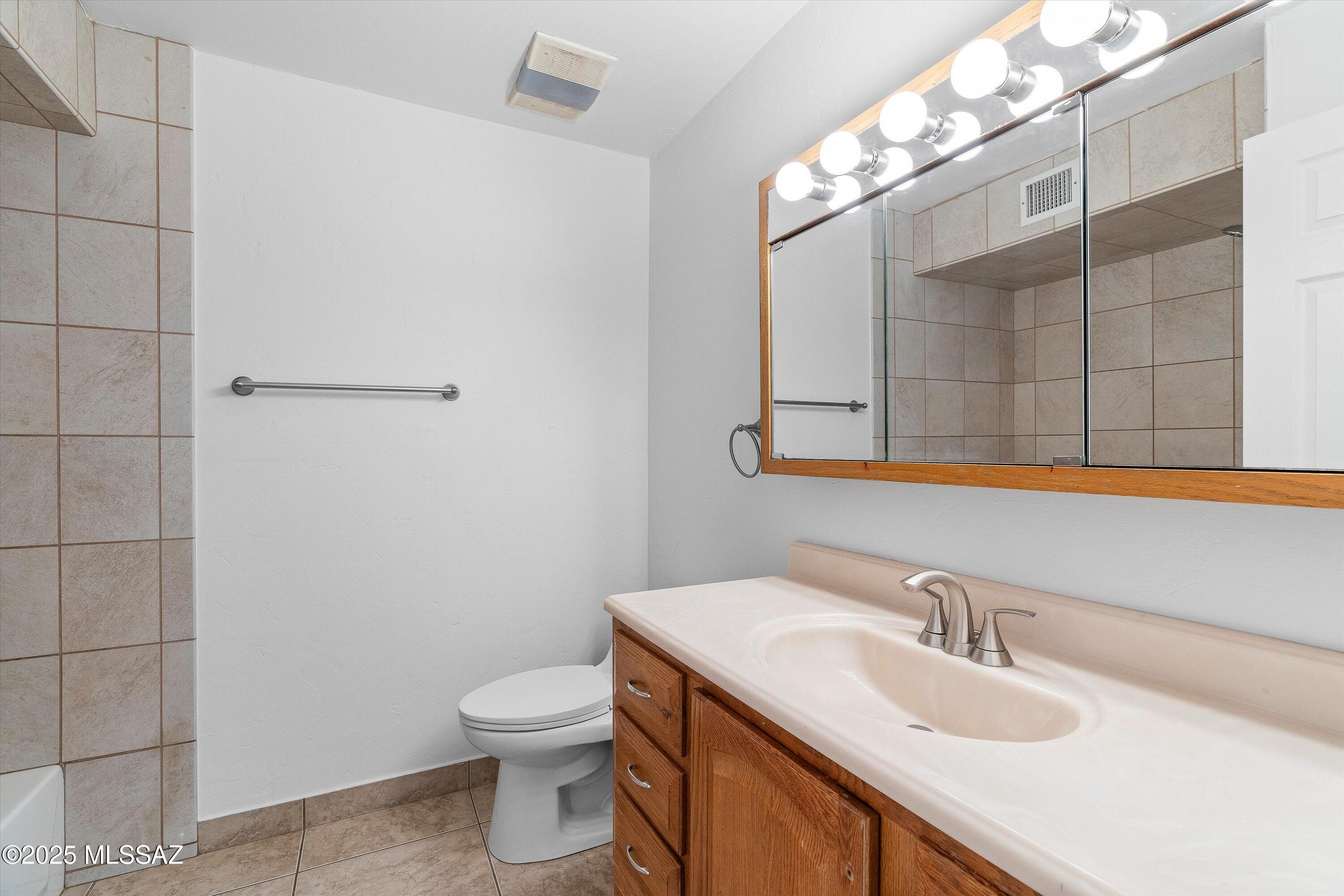 10501 E Calle Del Este