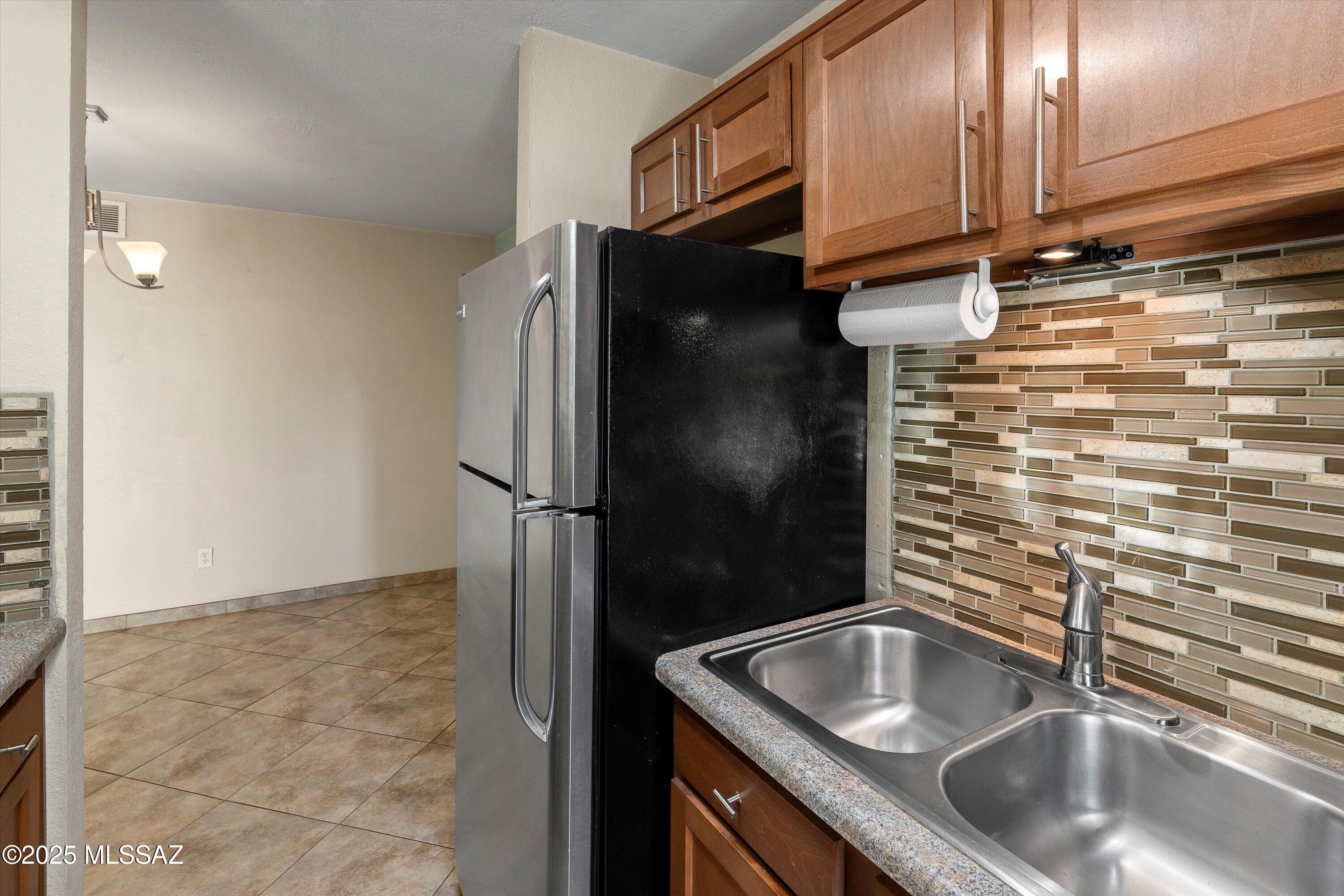 808 S Langley Avenue Unit: 105