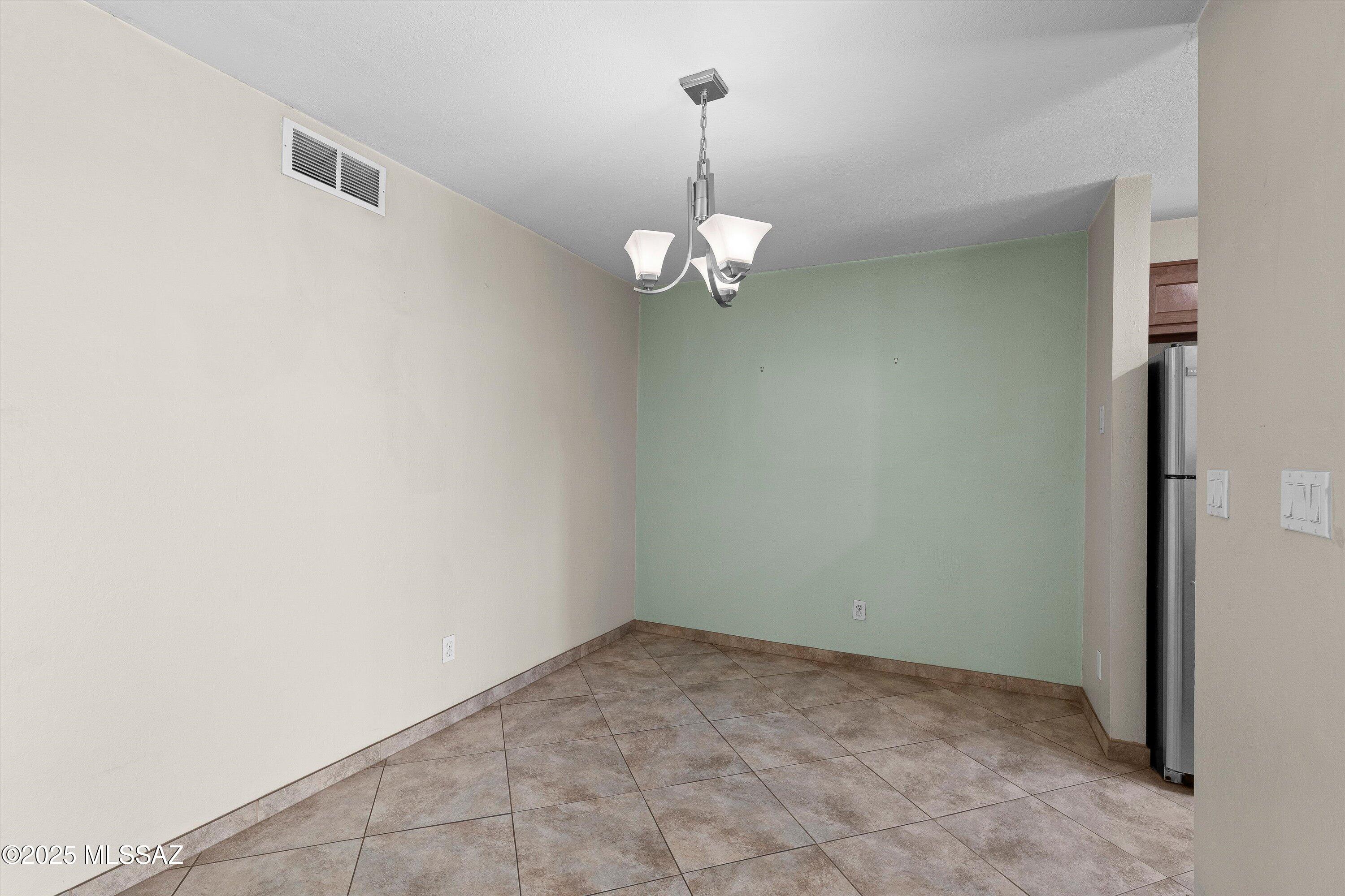 808 S Langley Avenue Unit: 105