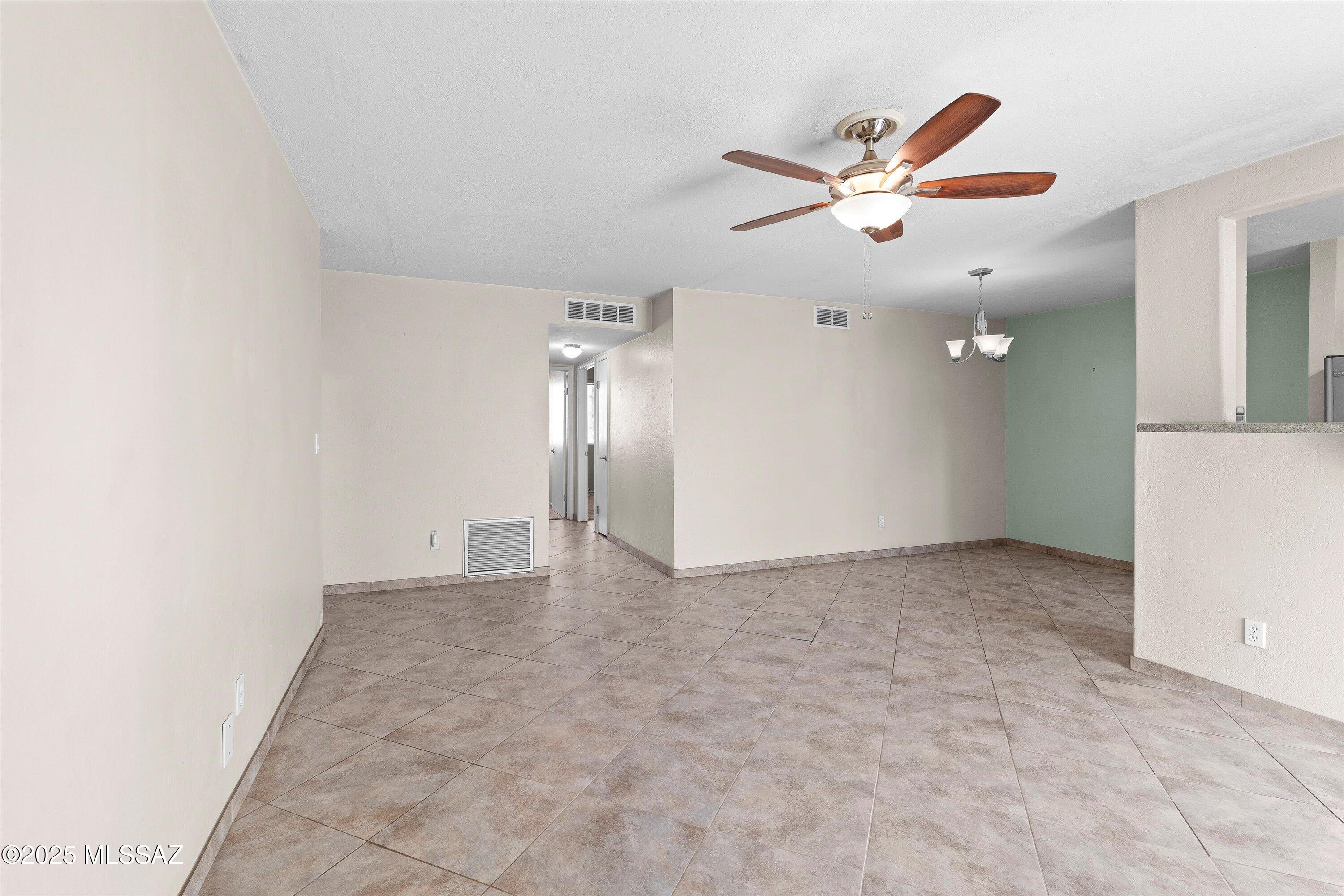 808 S Langley Avenue Unit: 105