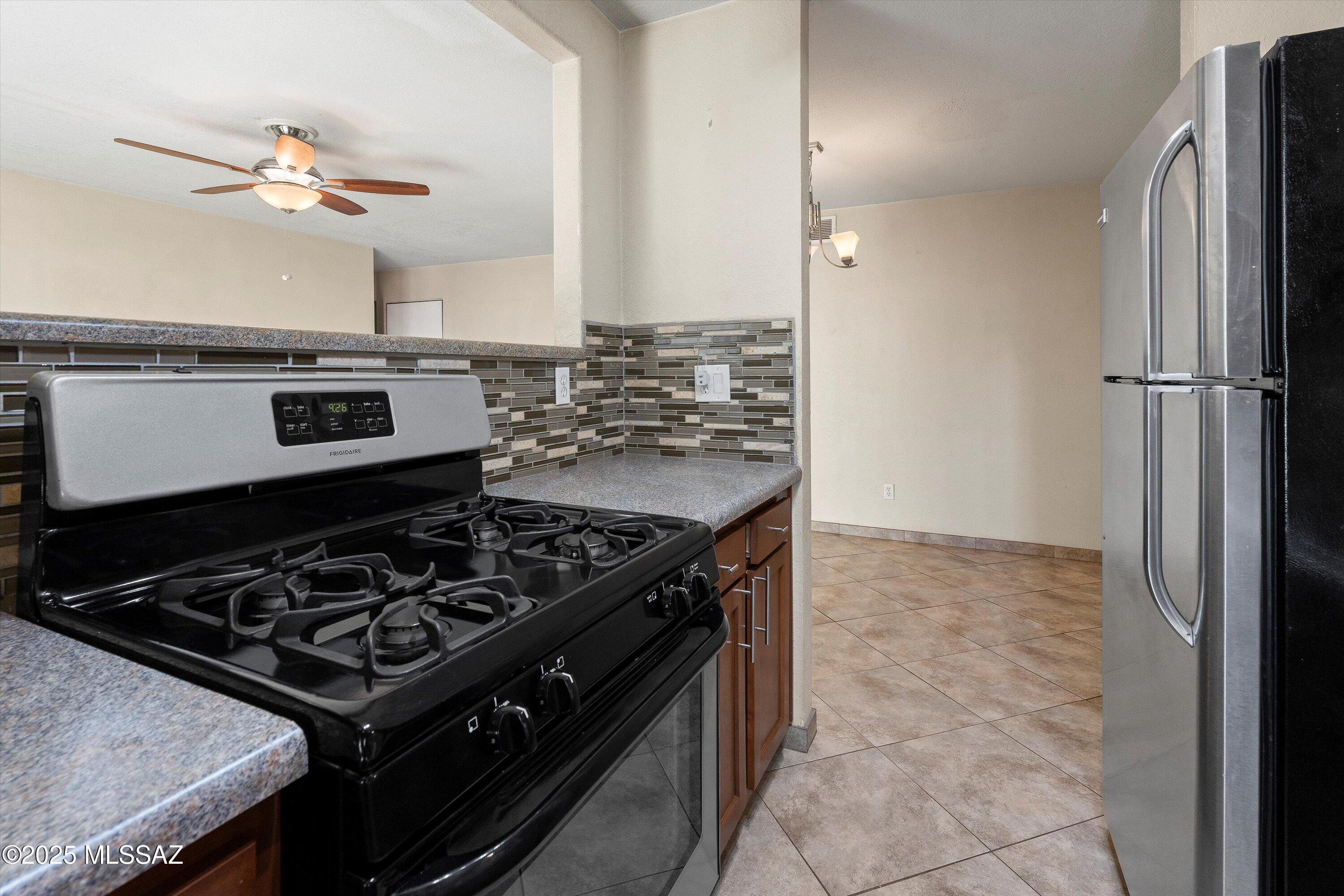 808 S Langley Avenue Unit: 105