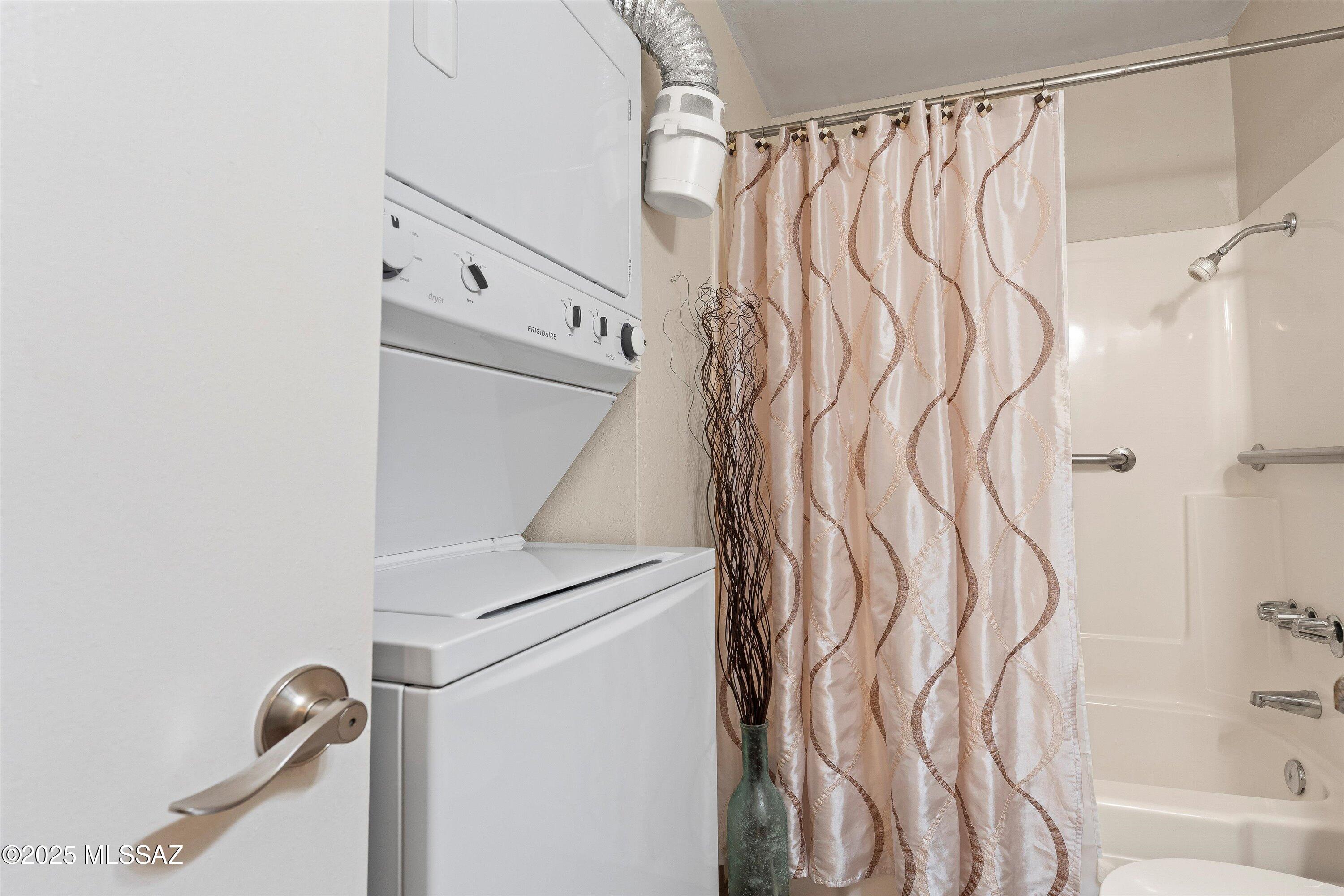 808 S Langley Avenue Unit: 105