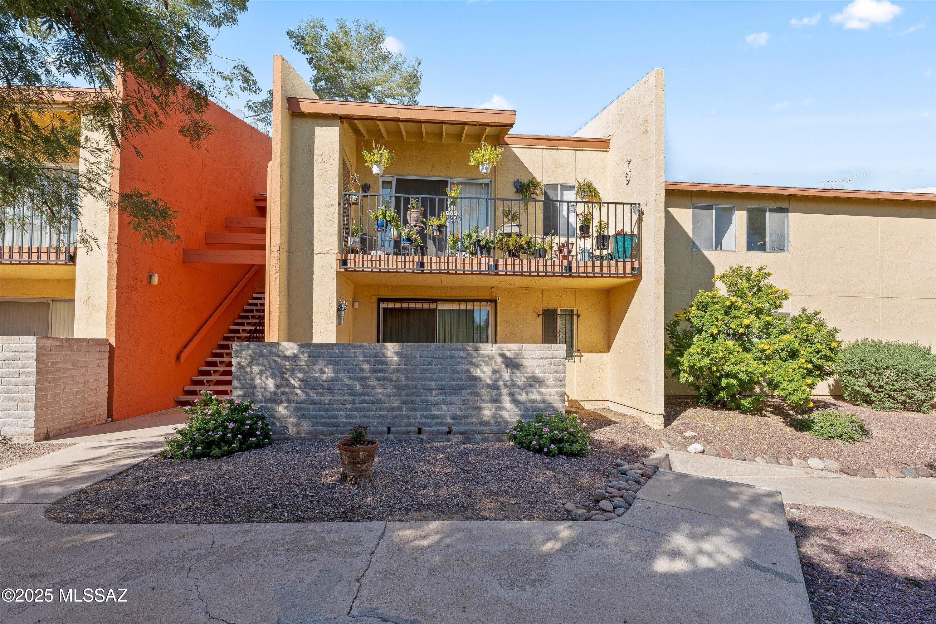 808 S Langley Avenue Unit: 105