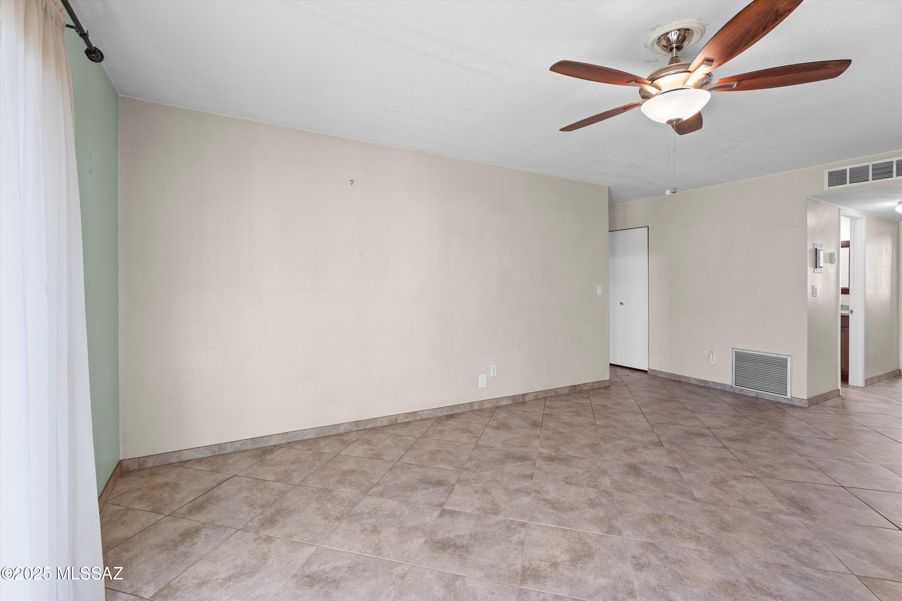 808 S Langley Avenue Unit: 105