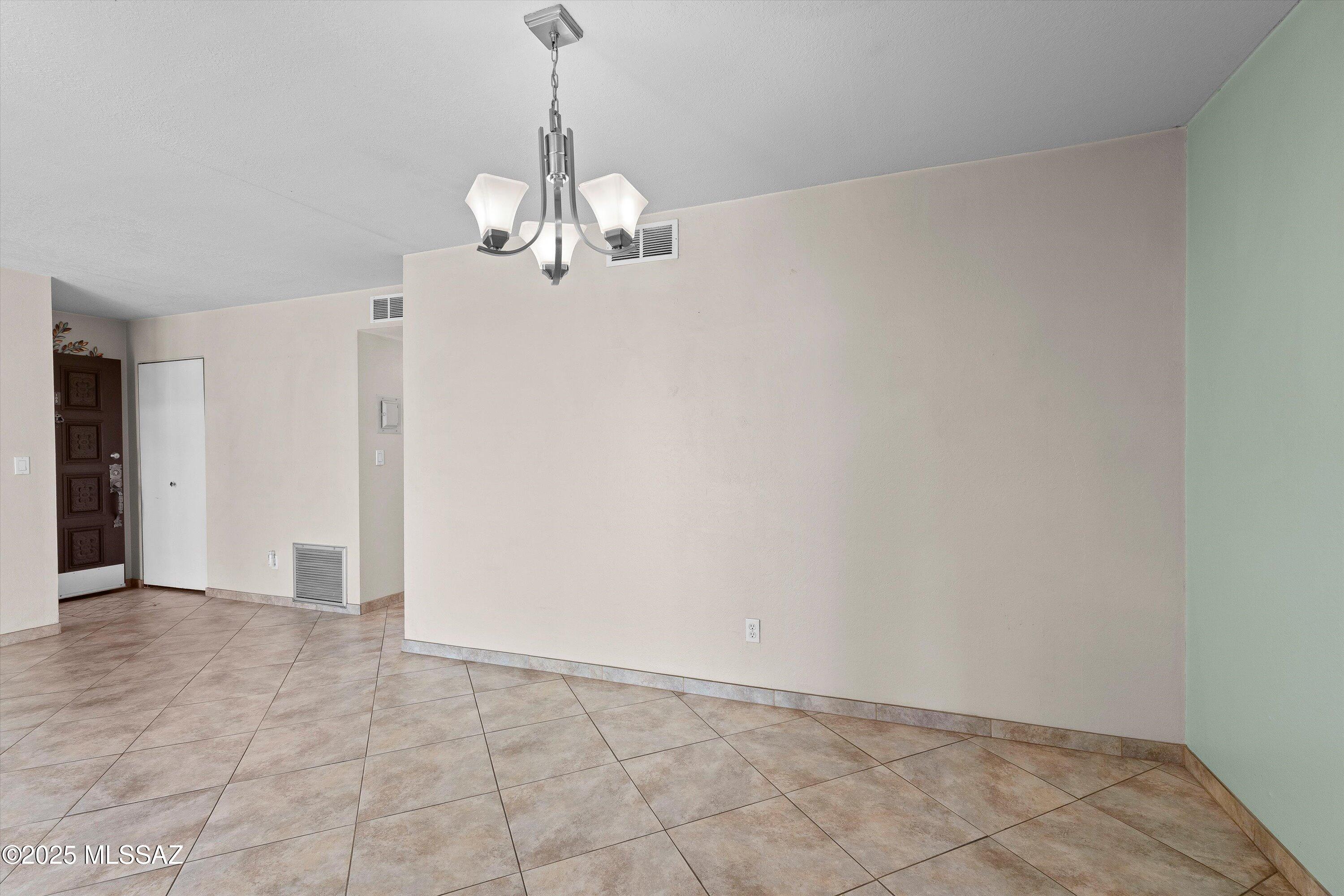 808 S Langley Avenue Unit: 105