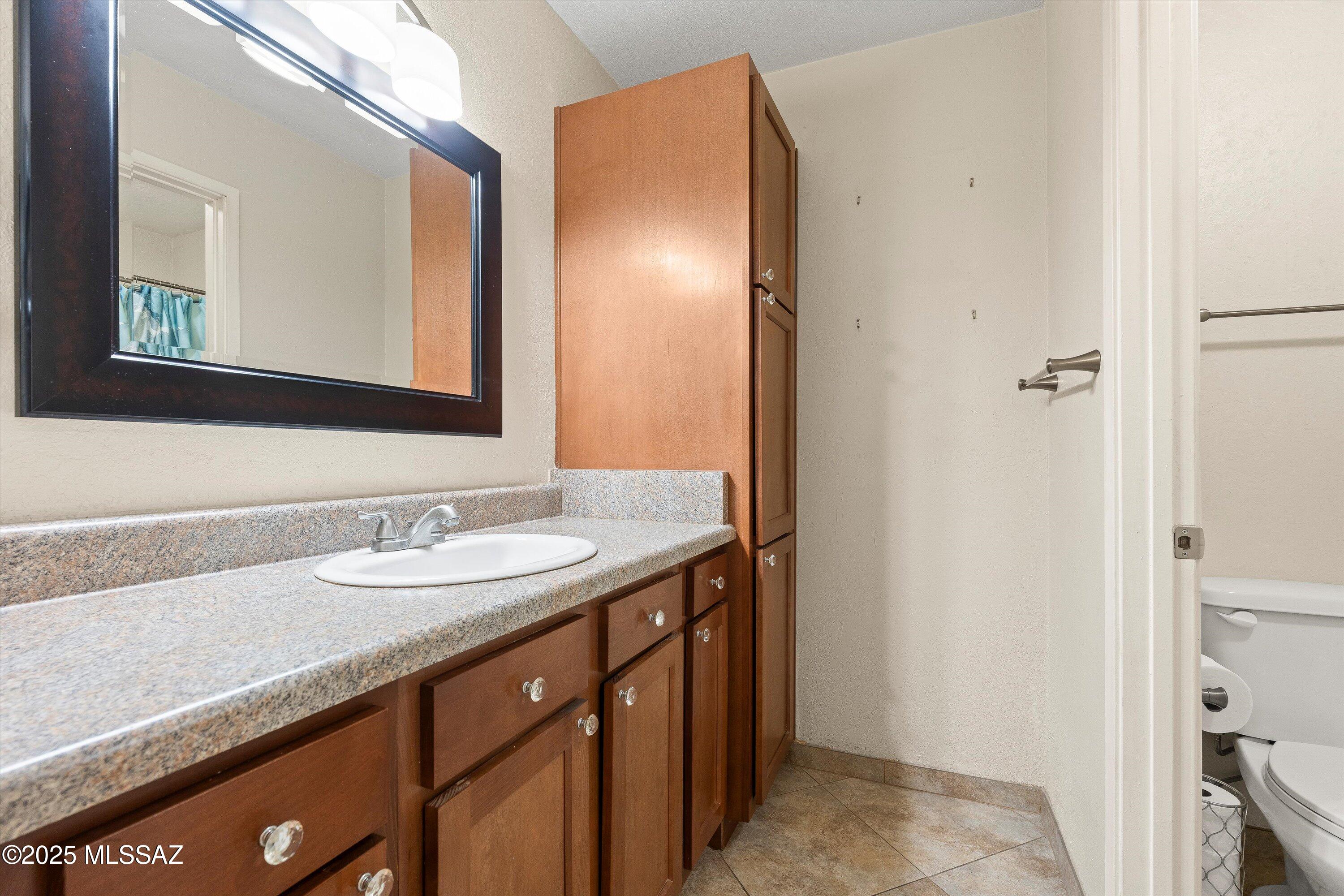 808 S Langley Avenue Unit: 105