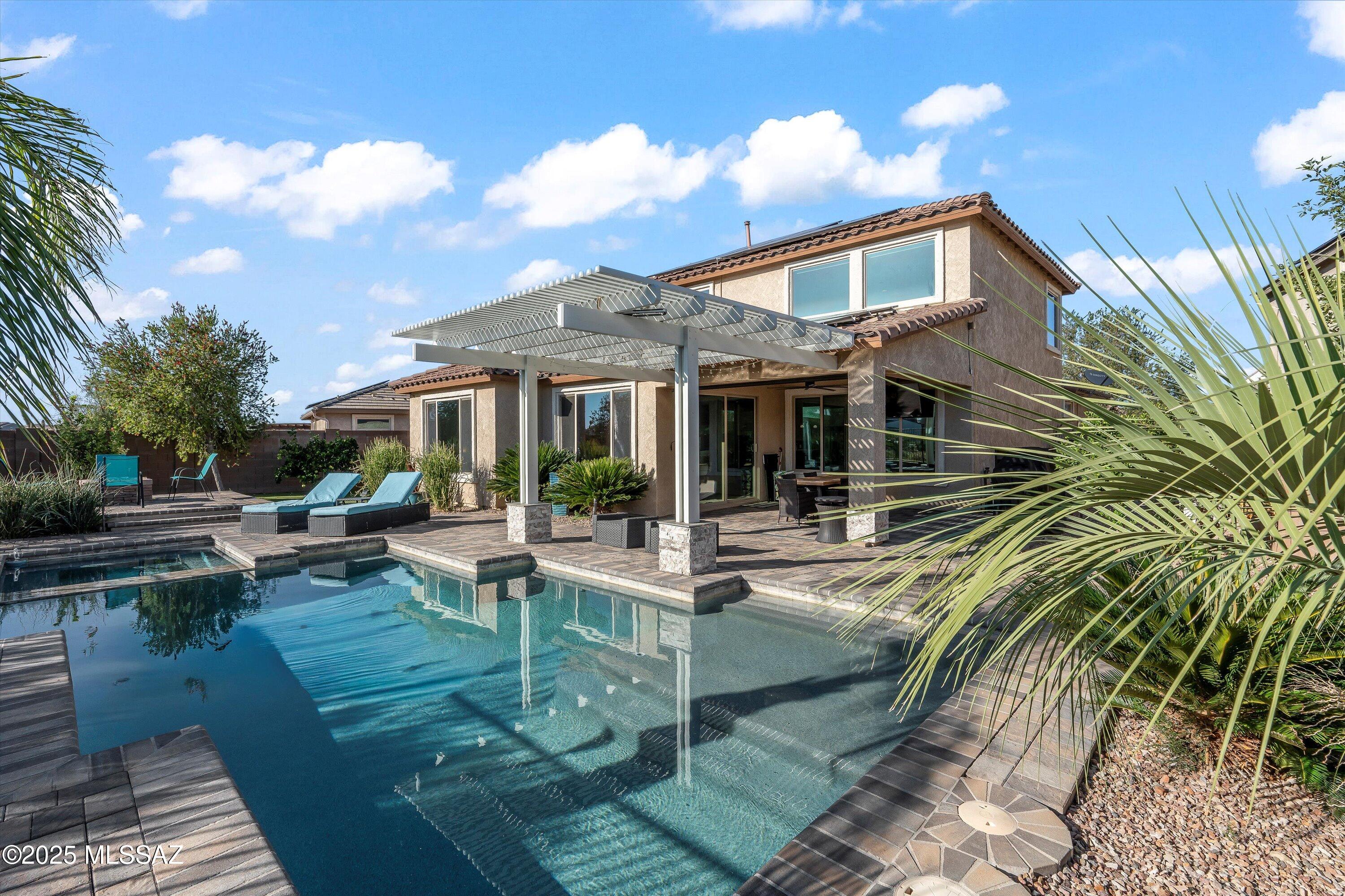 5846 S Clonmellon Avenue