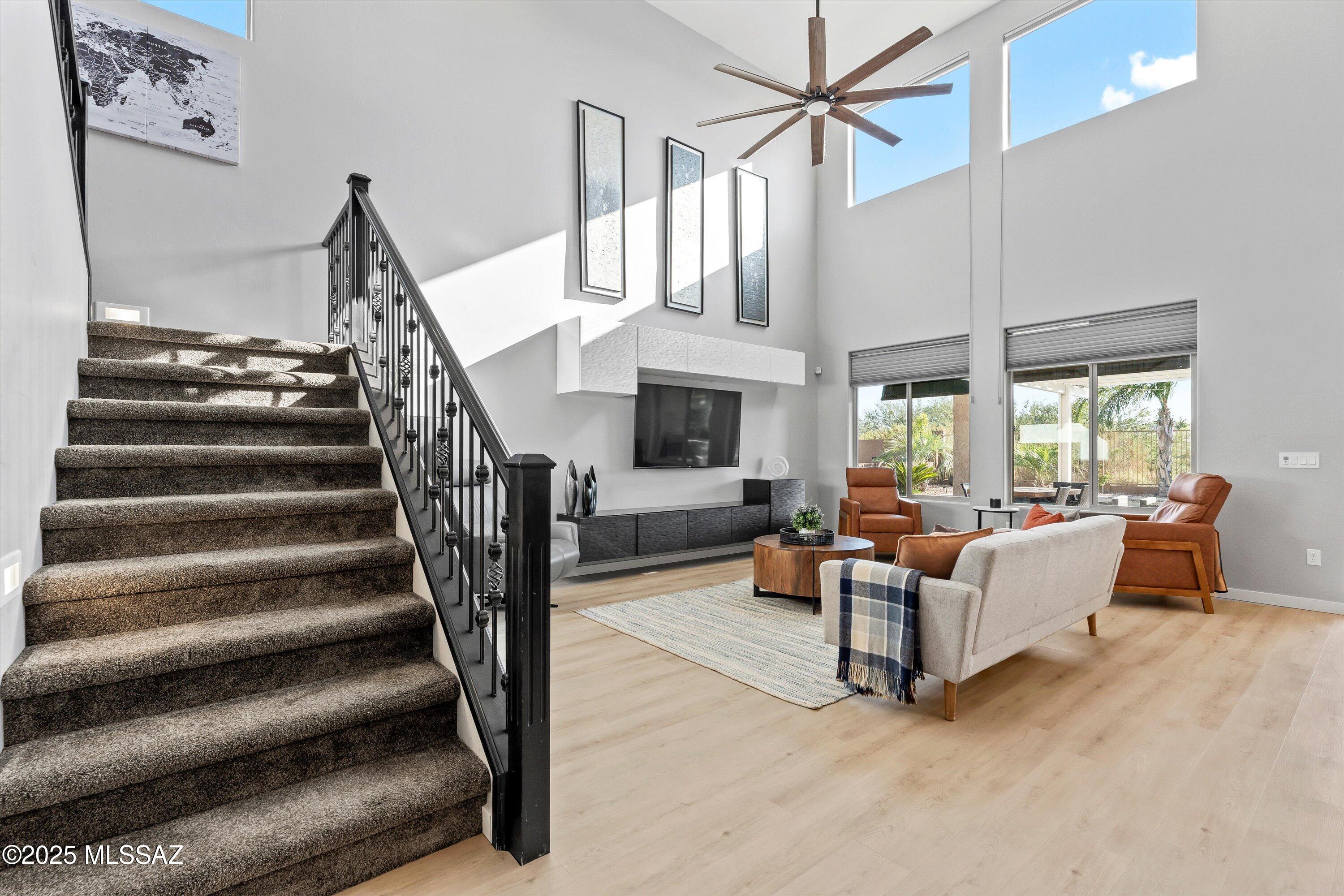 5846 S Clonmellon Avenue