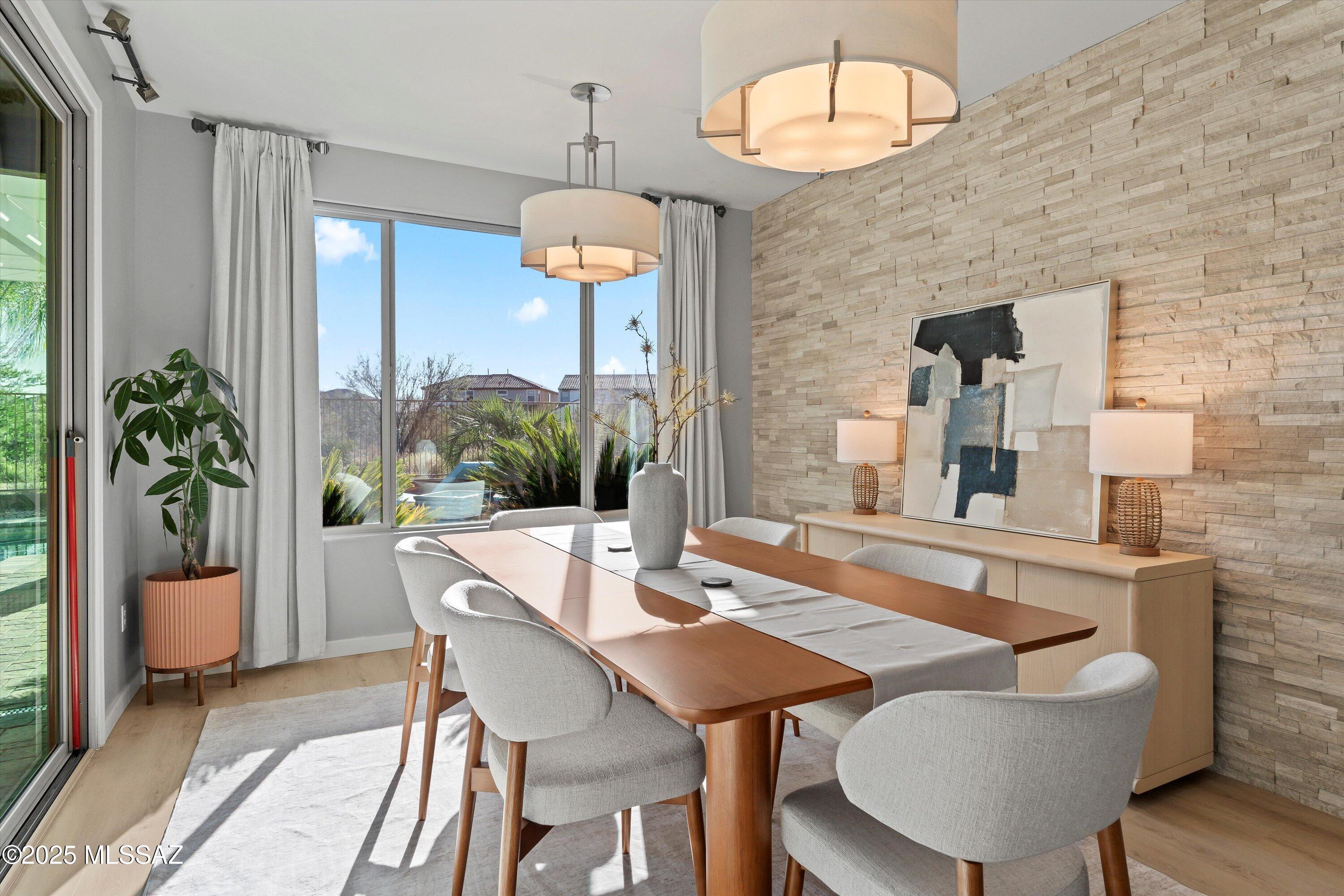 5846 S Clonmellon Avenue