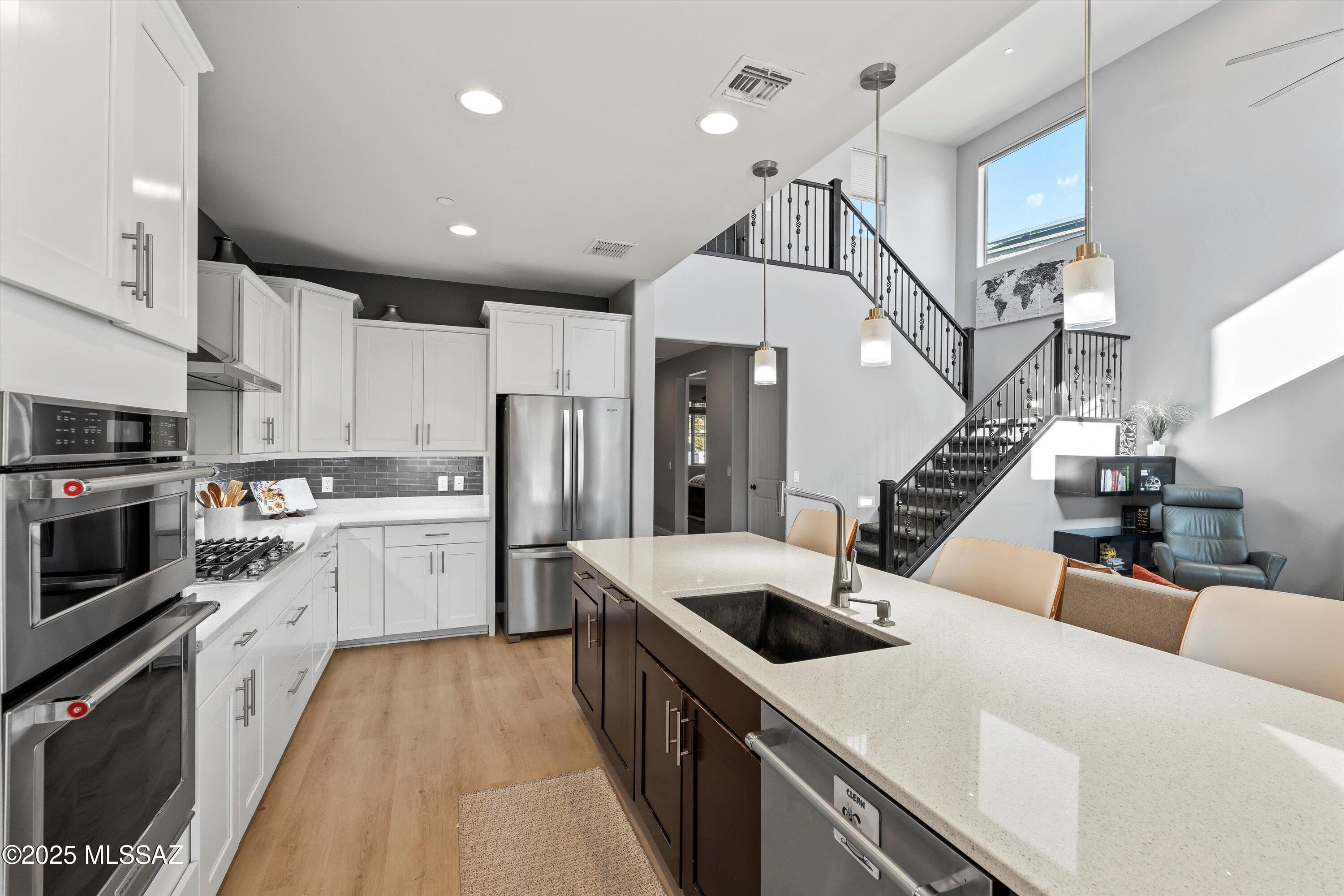 5846 S Clonmellon Avenue