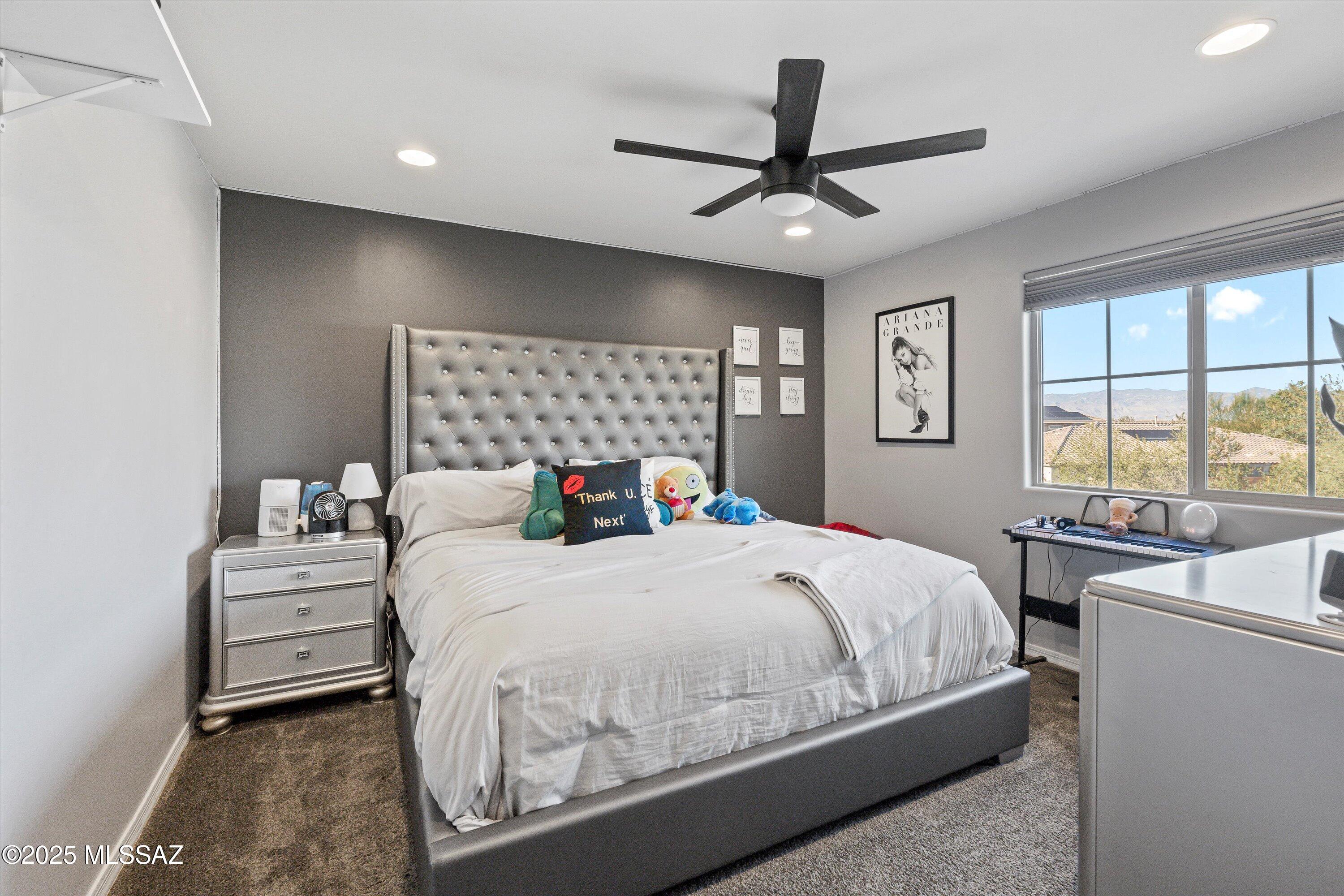 5846 S Clonmellon Avenue