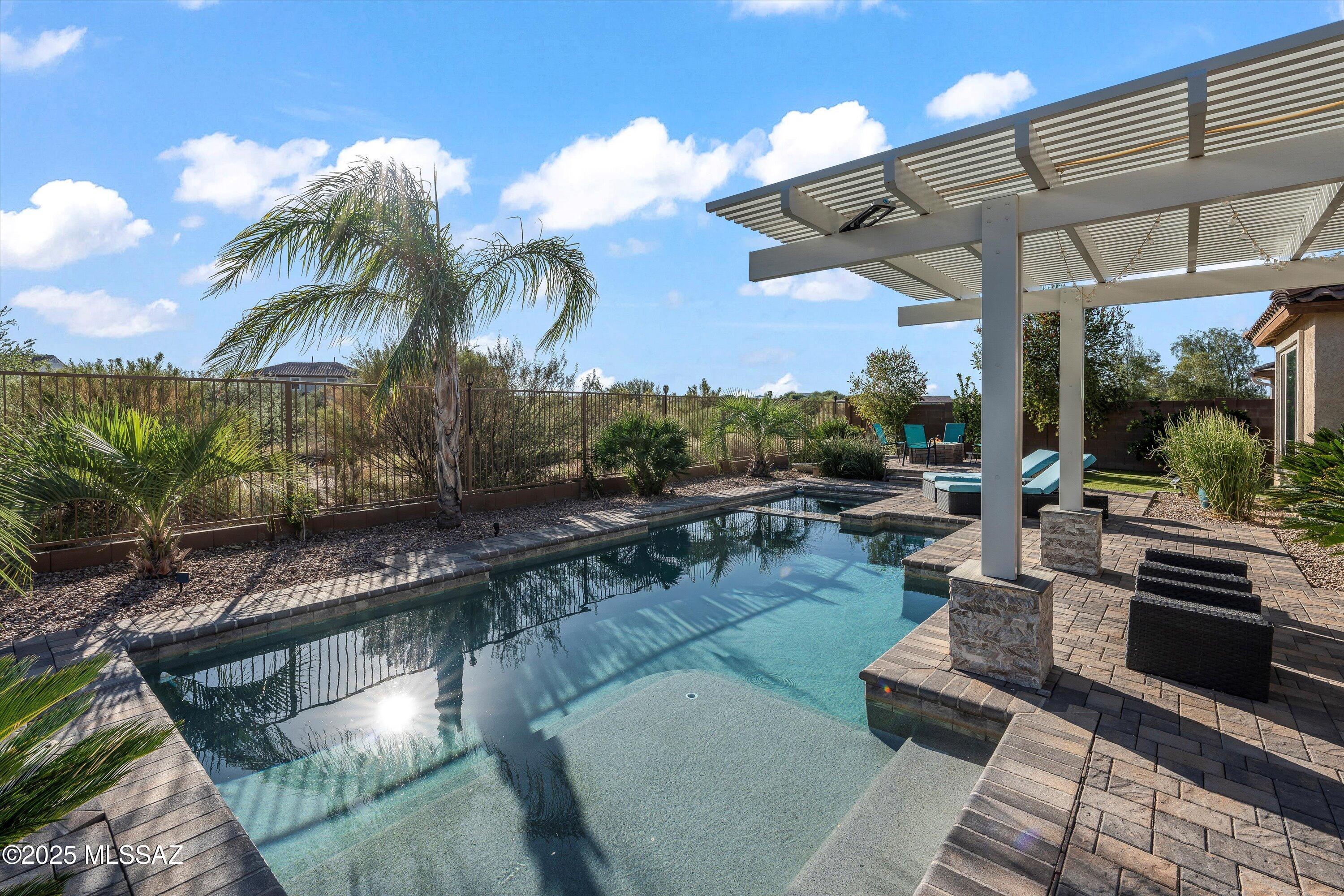 5846 S Clonmellon Avenue