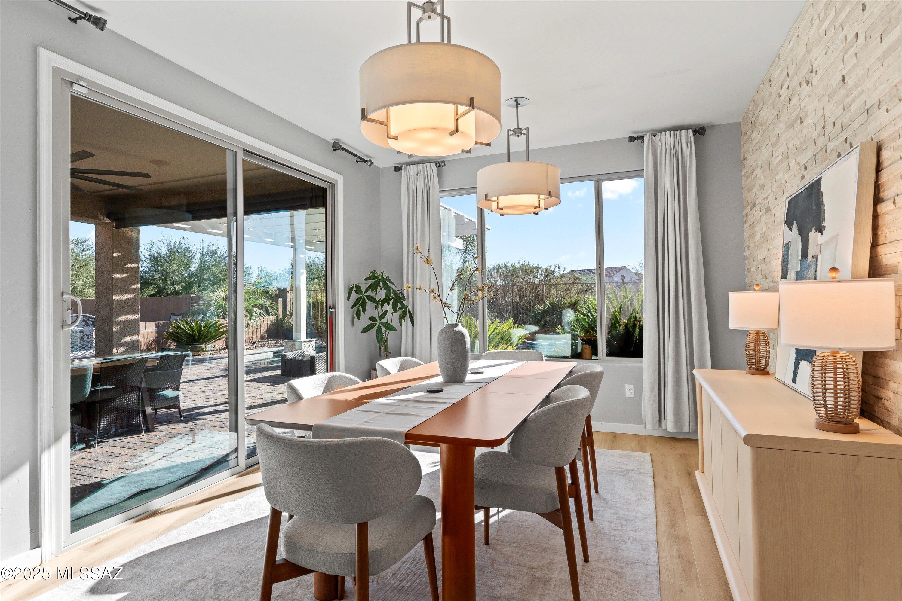 5846 S Clonmellon Avenue