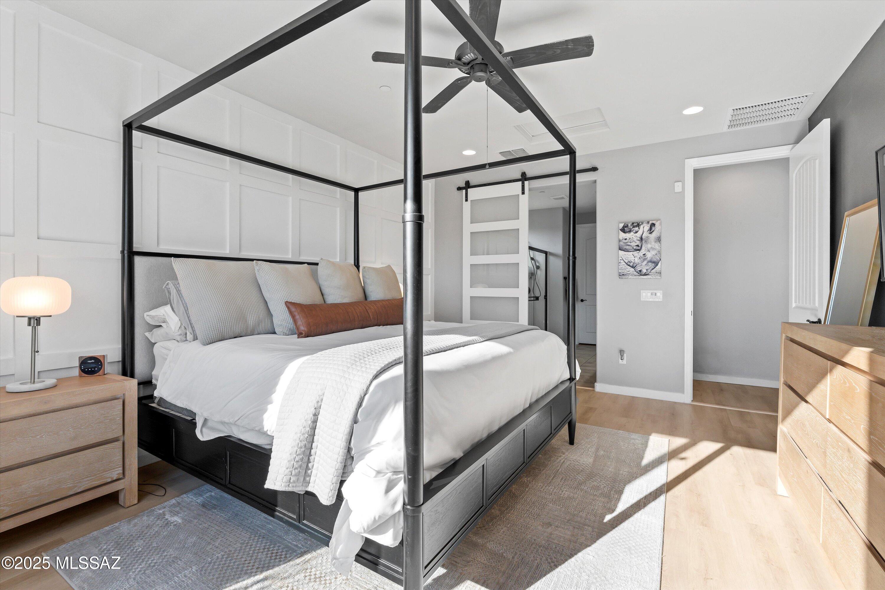 5846 S Clonmellon Avenue