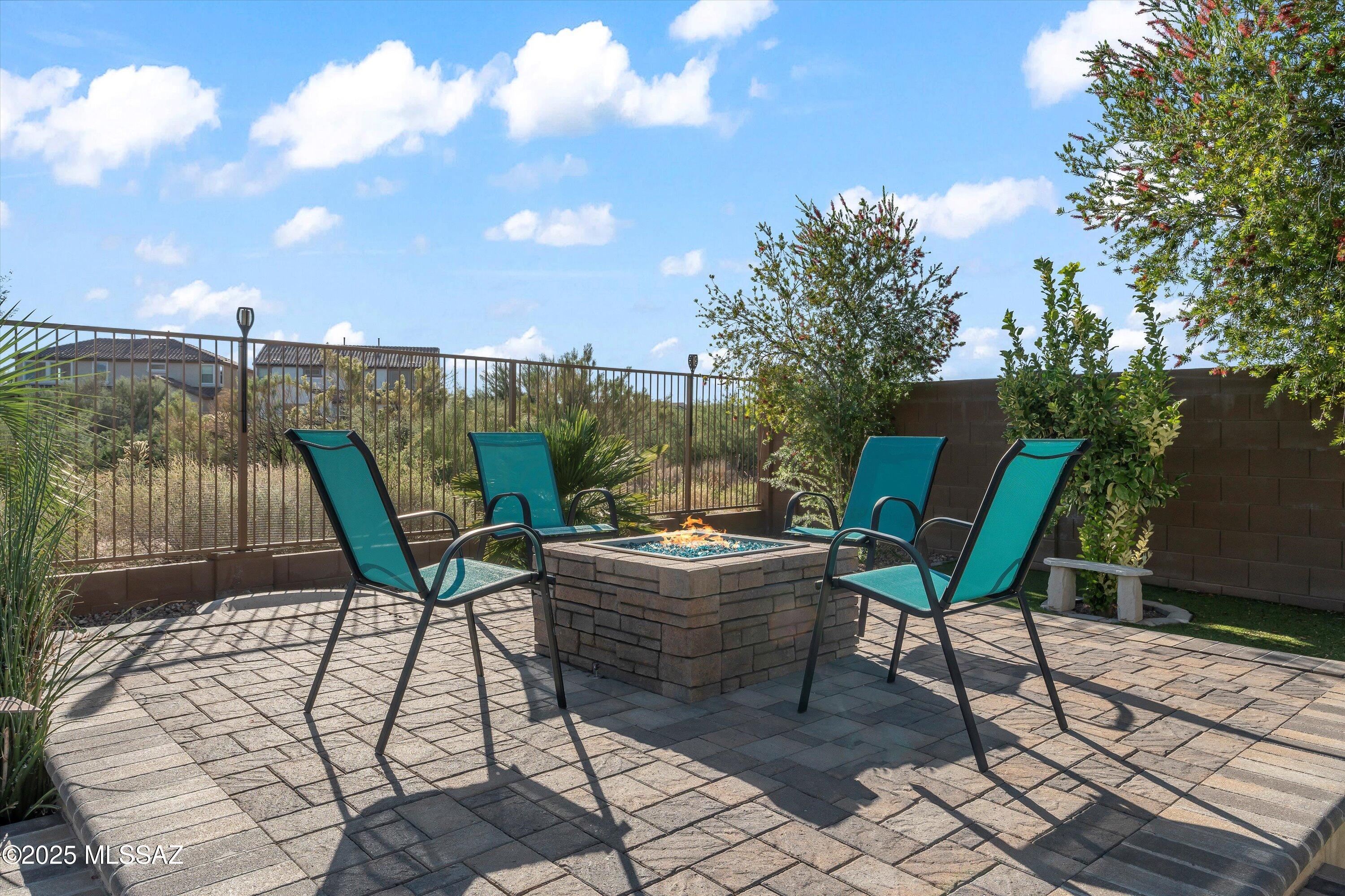 5846 S Clonmellon Avenue