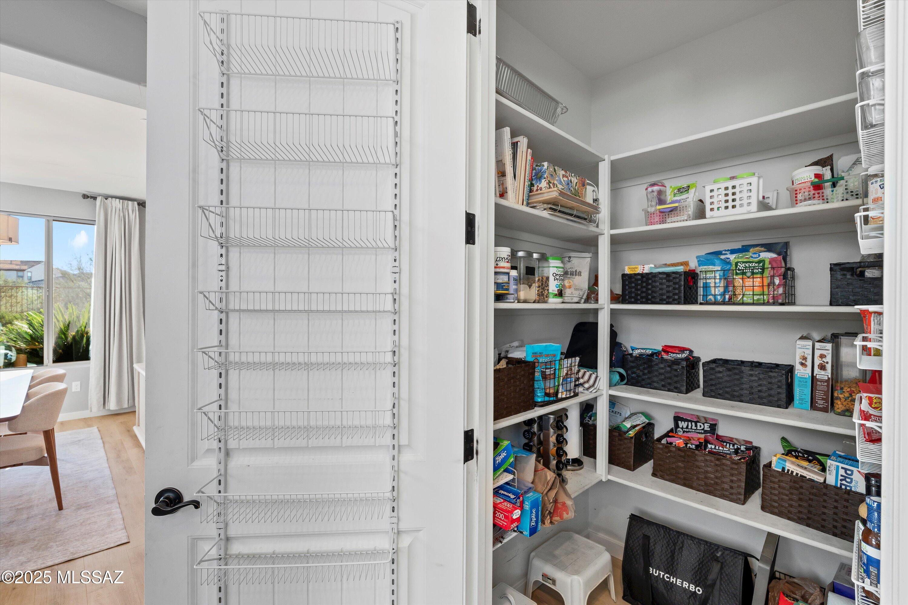 5846 S Clonmellon Avenue