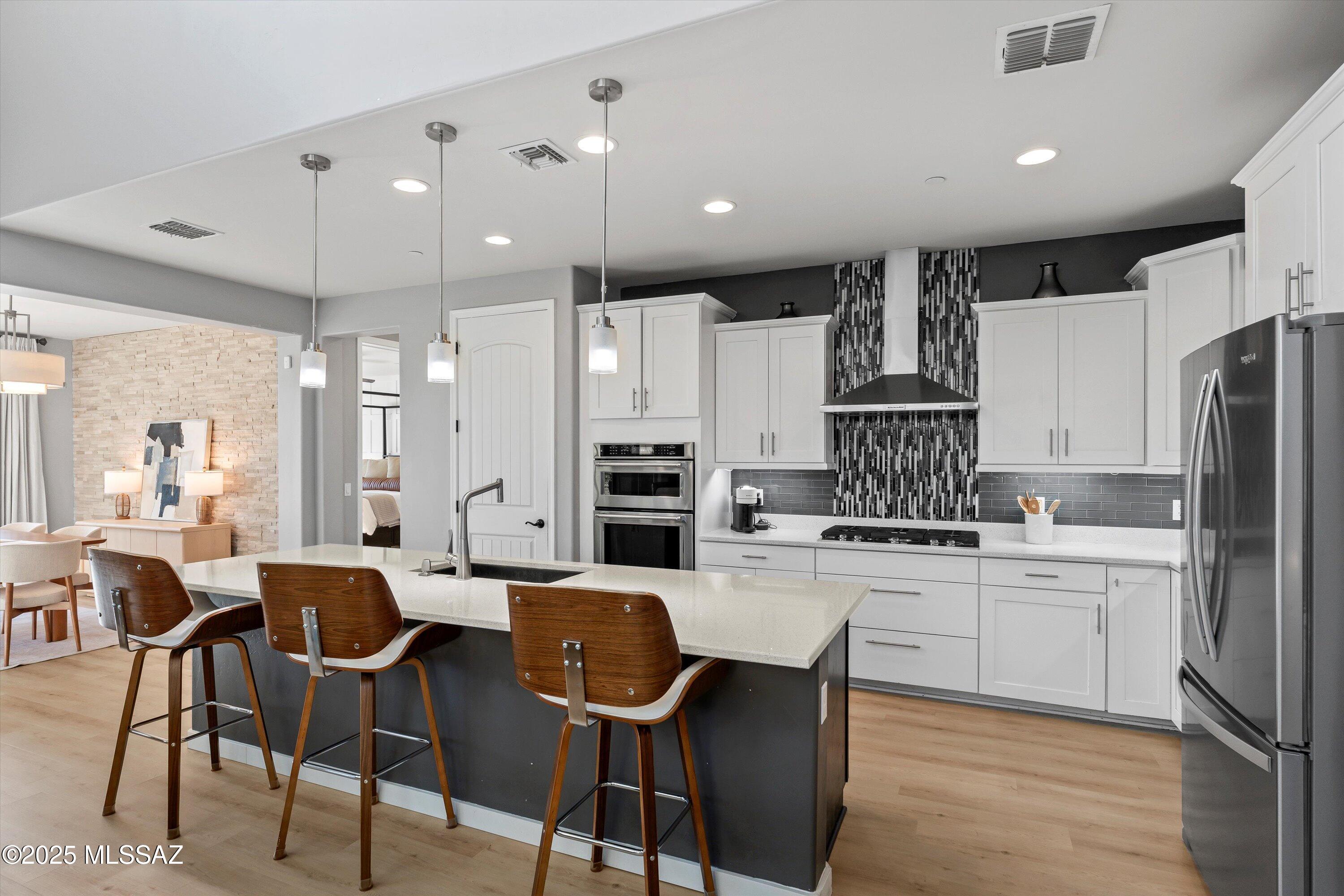 5846 S Clonmellon Avenue