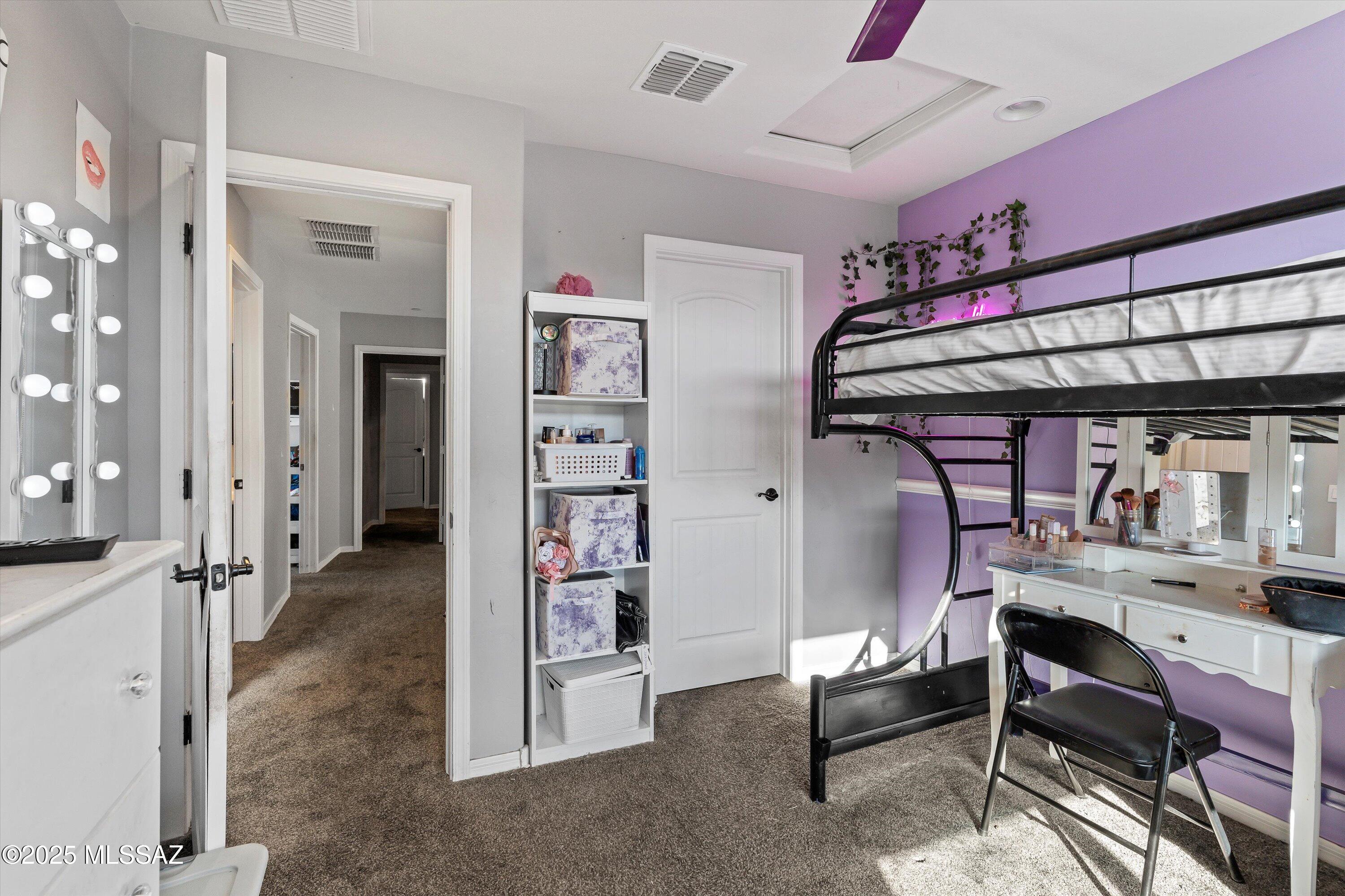 5846 S Clonmellon Avenue