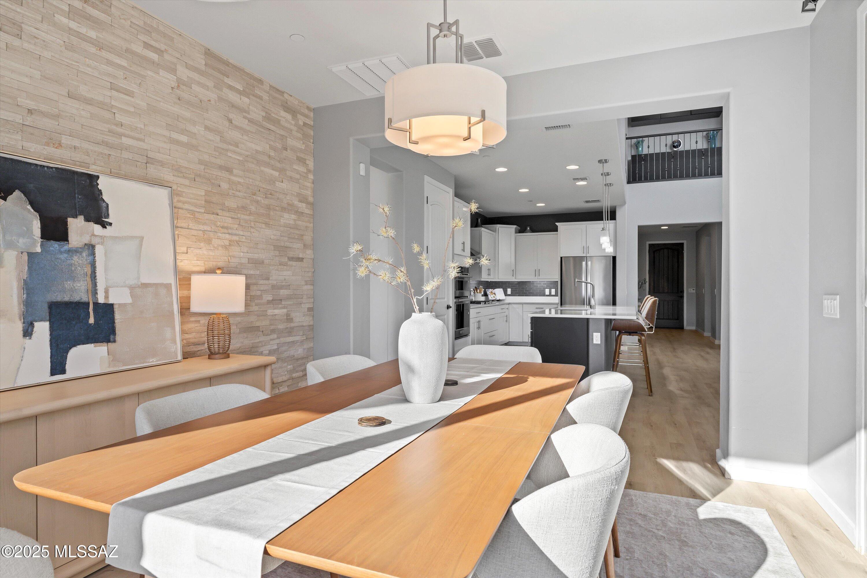 5846 S Clonmellon Avenue