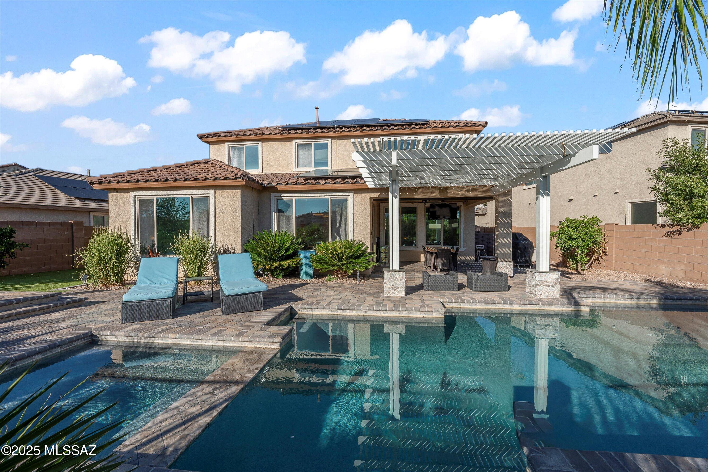 5846 S Clonmellon Avenue