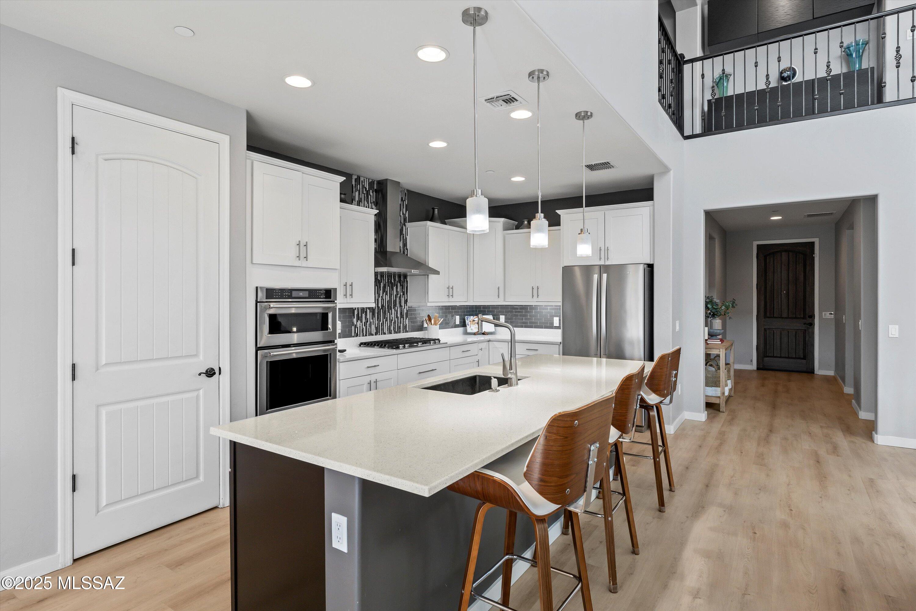 5846 S Clonmellon Avenue