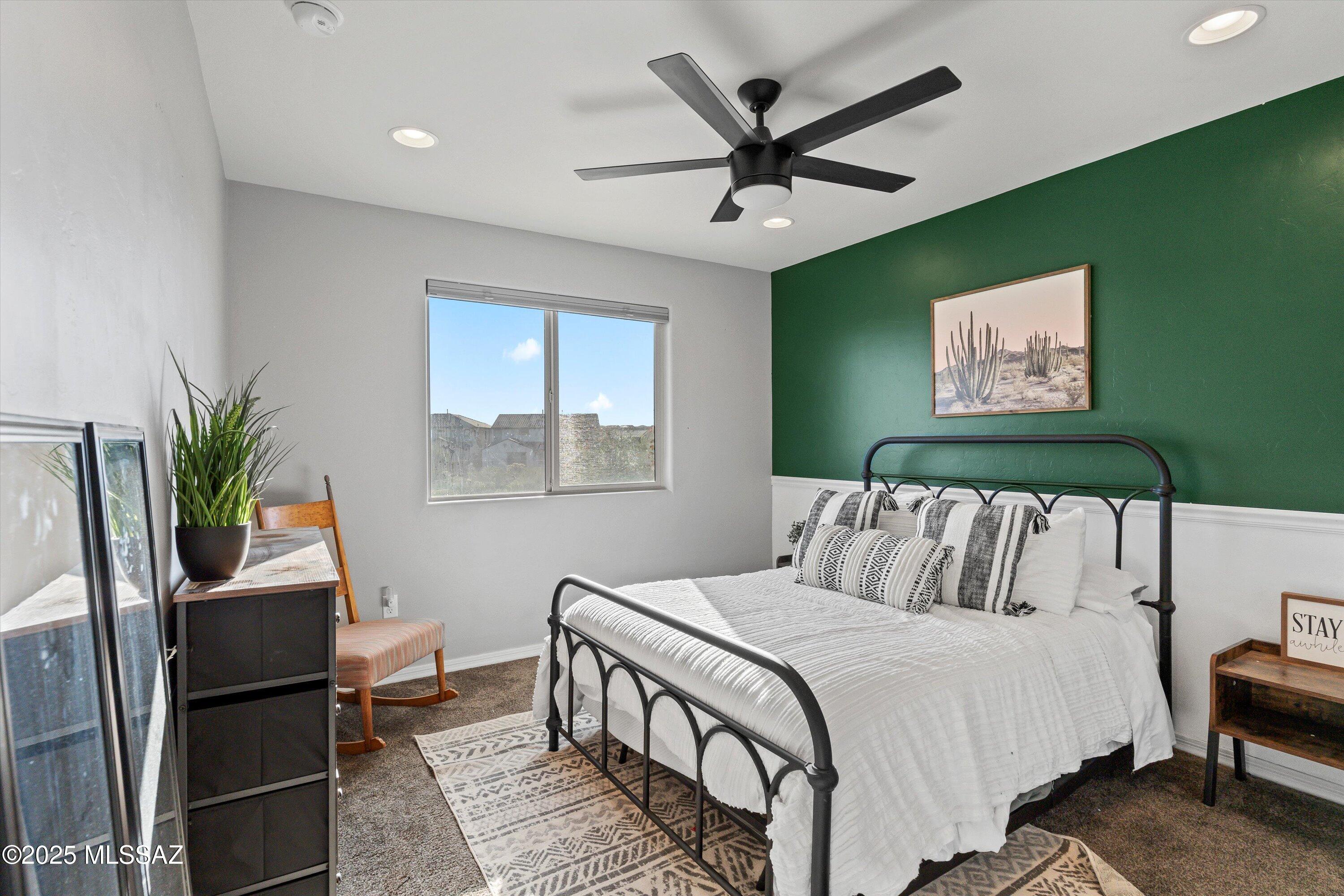 5846 S Clonmellon Avenue