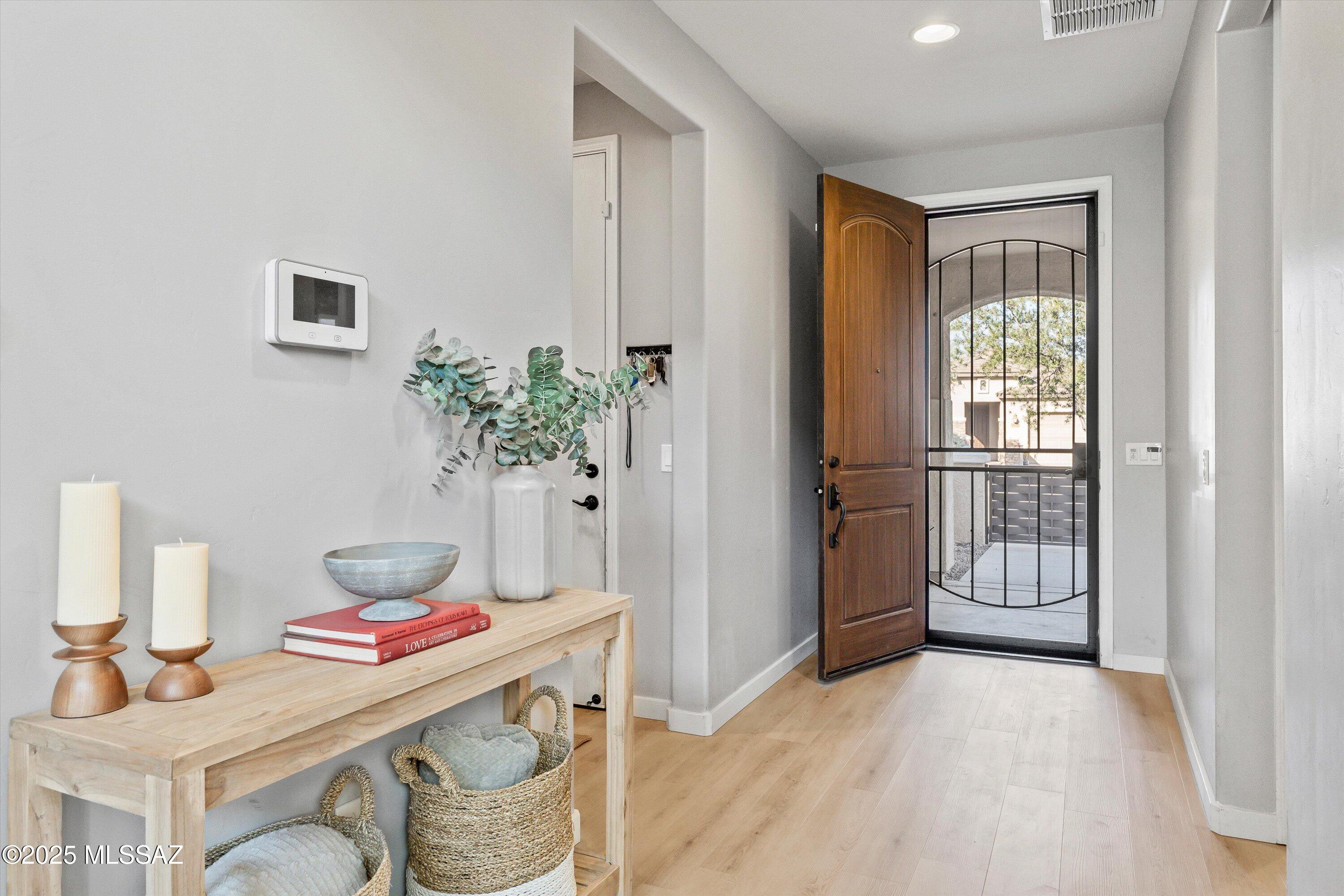 5846 S Clonmellon Avenue