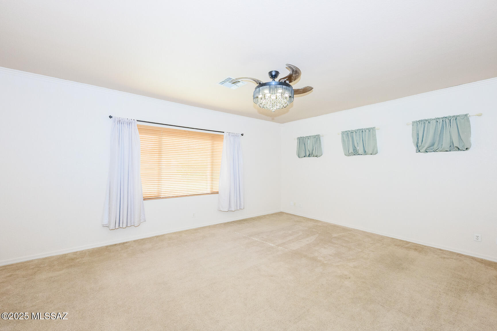 70 E Camino Tierra Montana