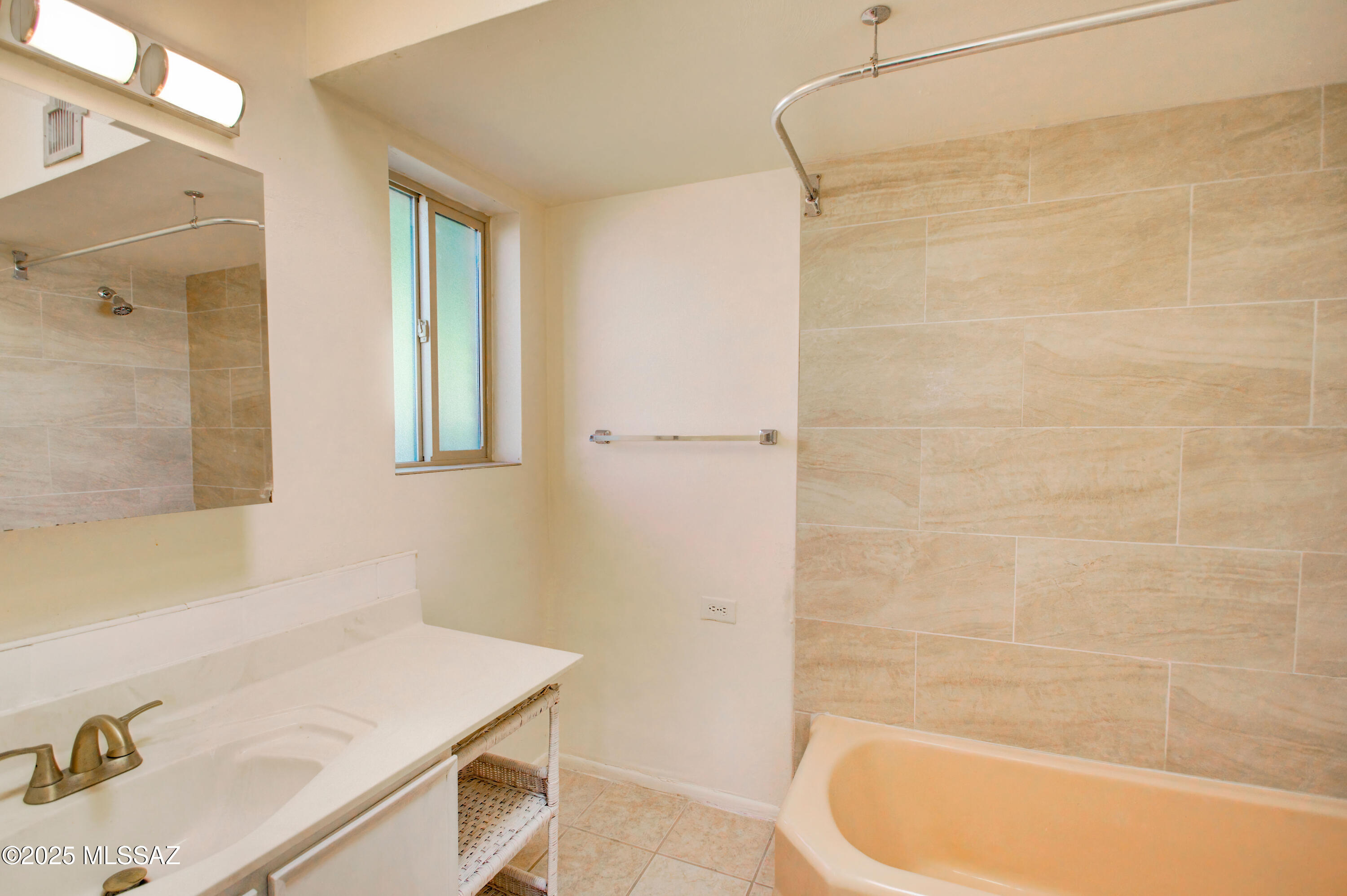 2219 S Pebble Beach Avenue