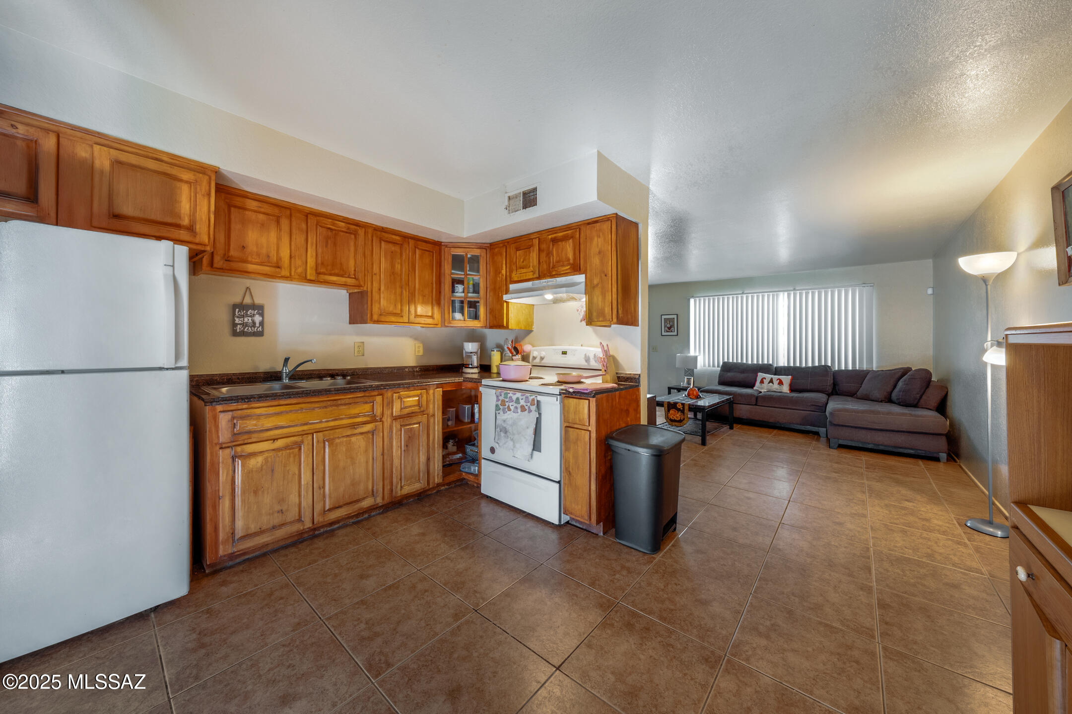 2275 W Dakota Street