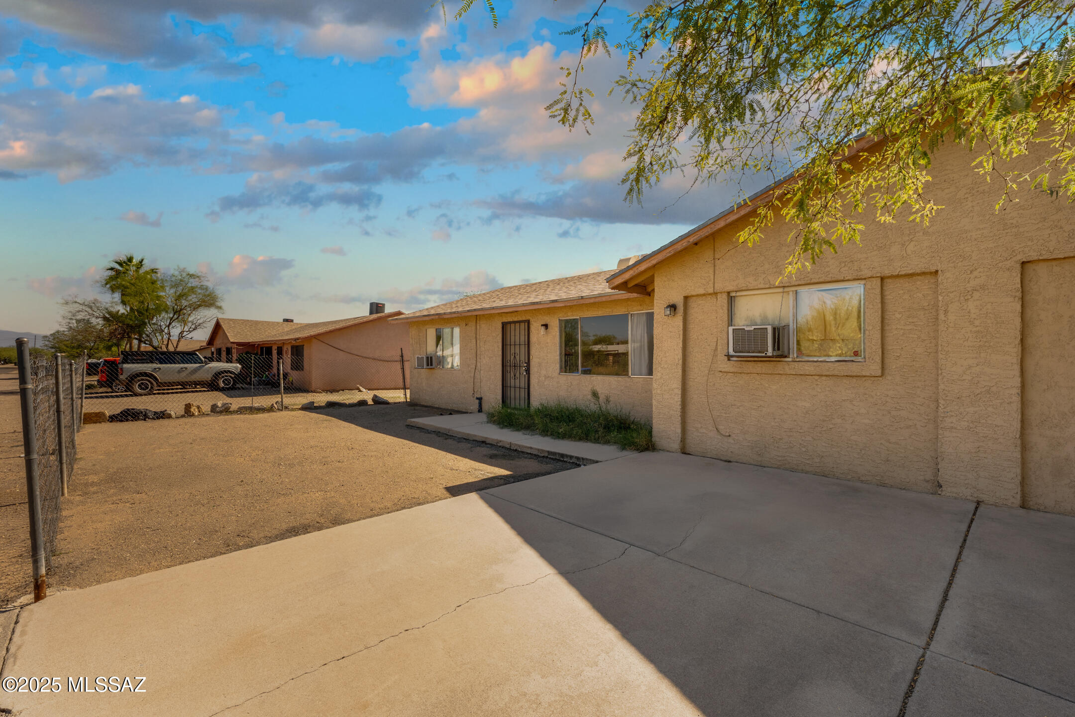 2275 W Dakota Street