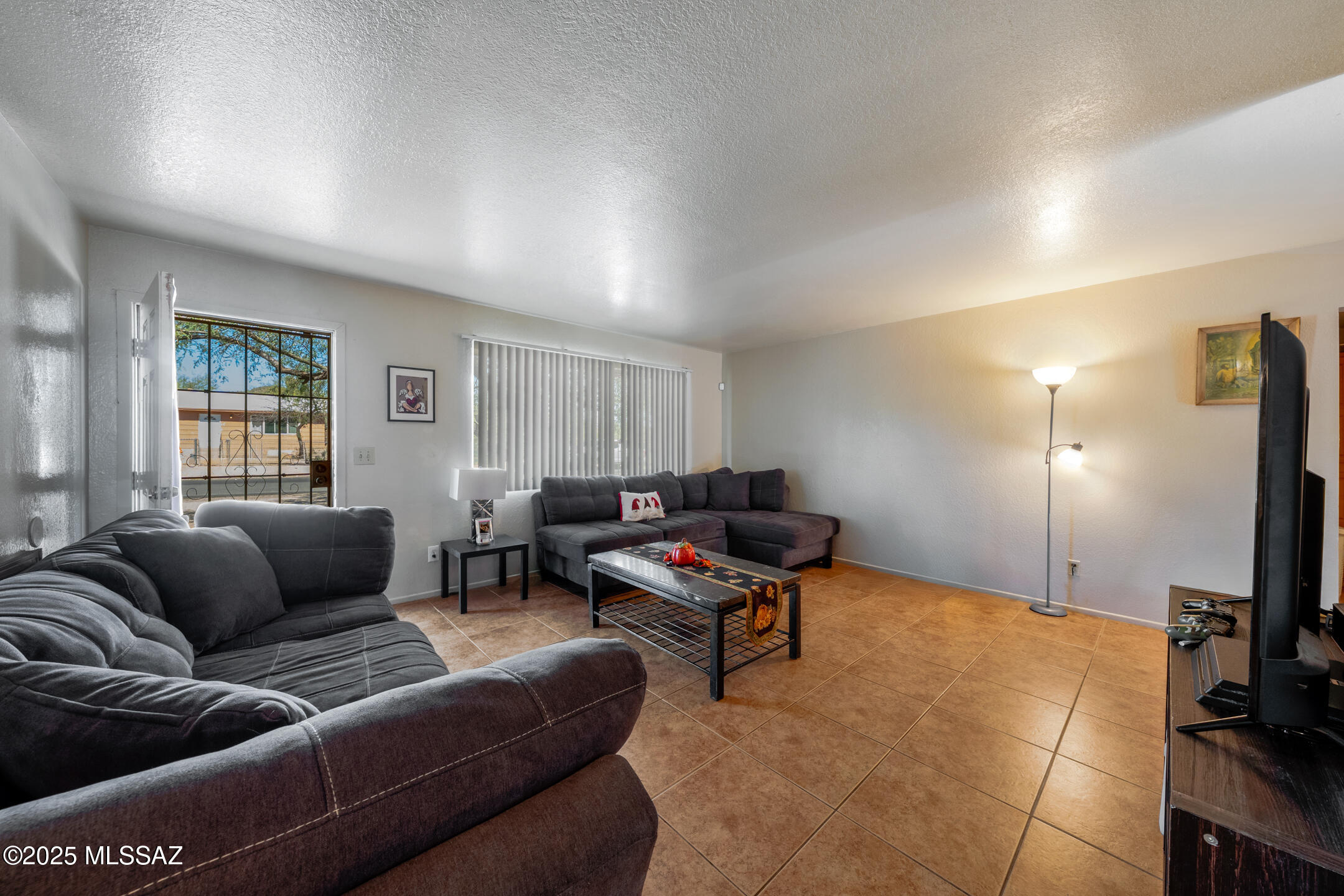 2275 W Dakota Street