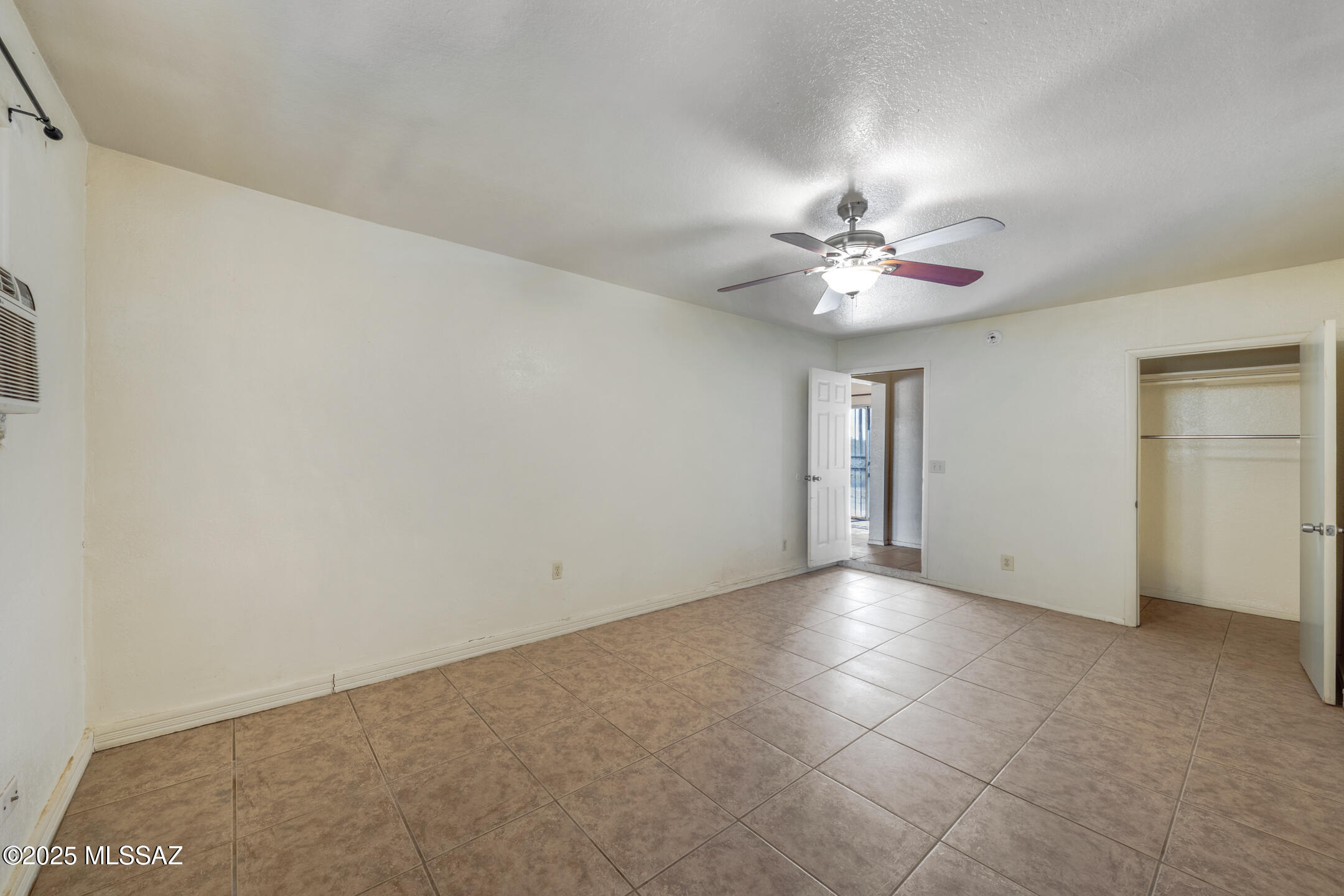 2275 W Dakota Street