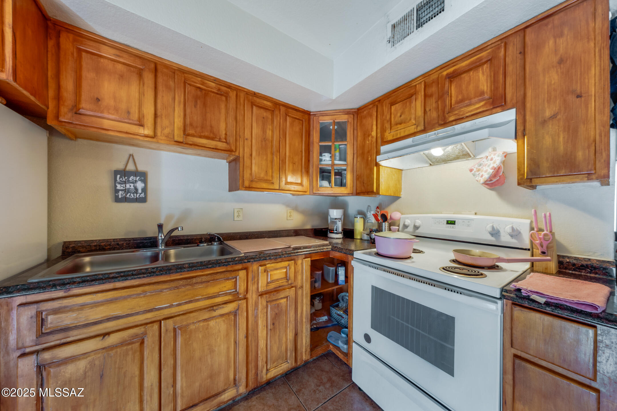 2275 W Dakota Street