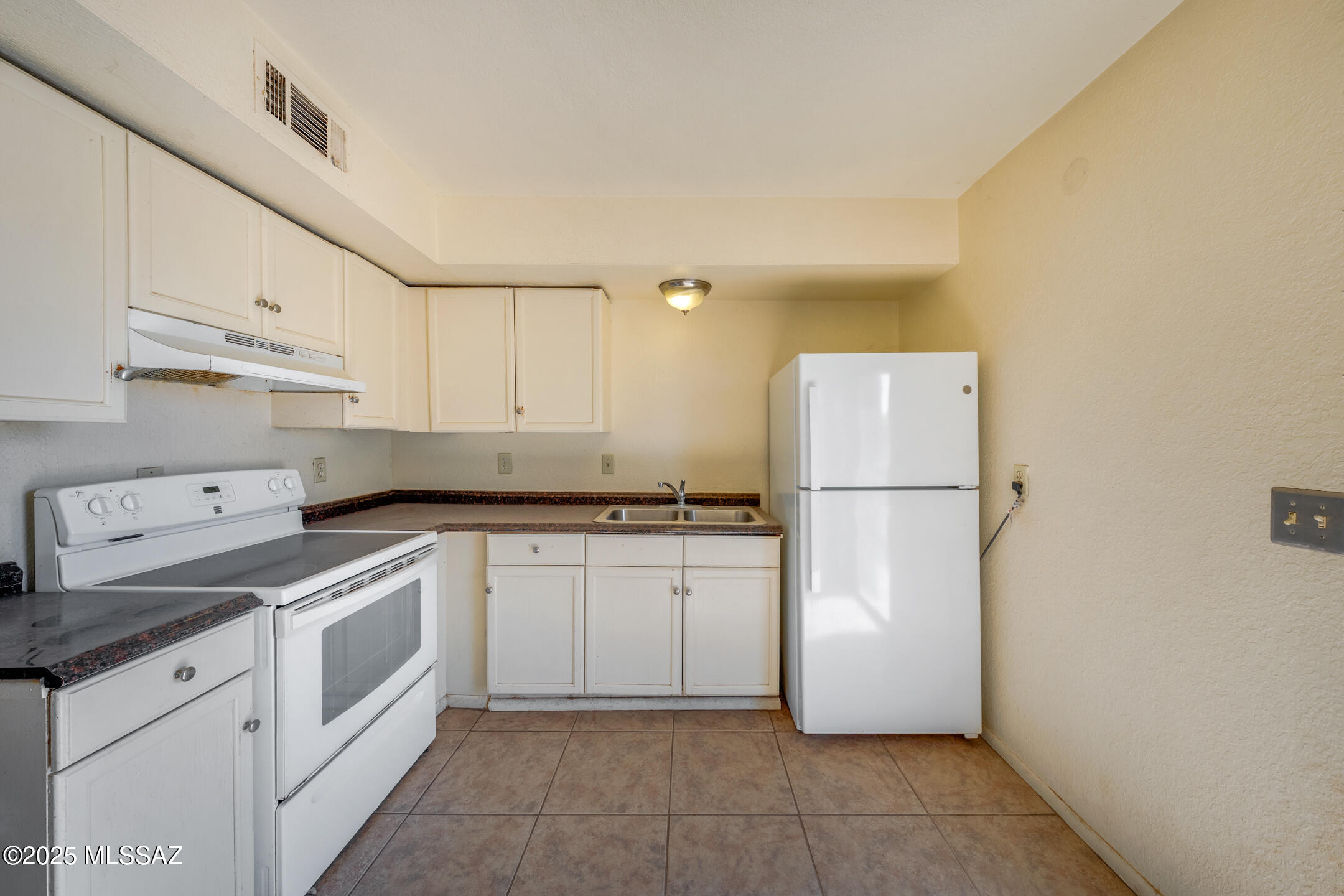 2275 W Dakota Street