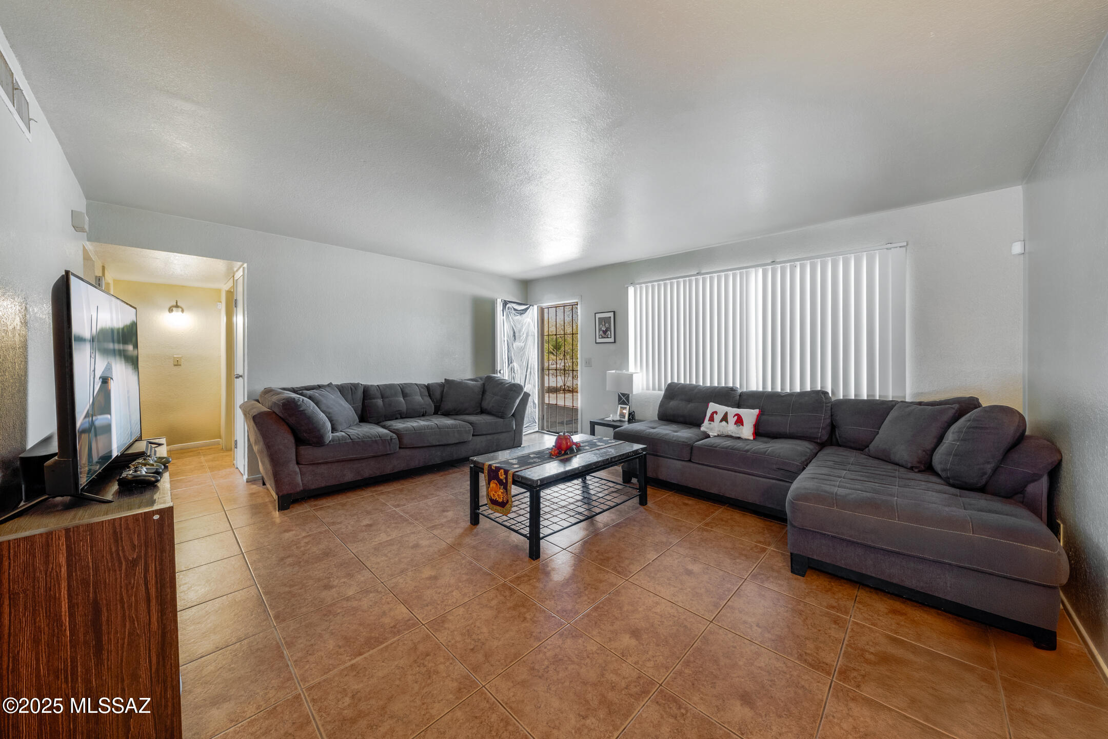 2275 W Dakota Street