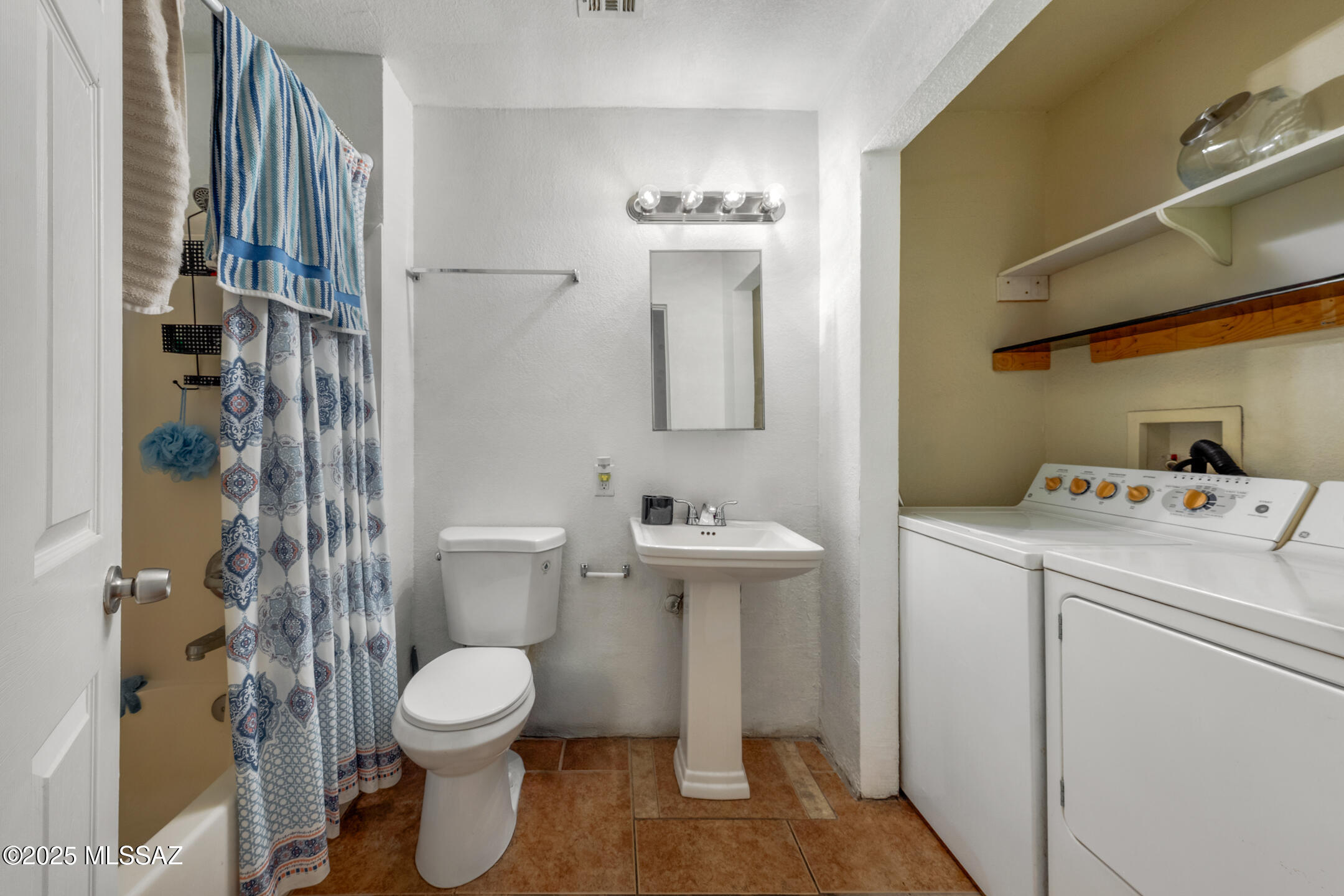 2275 W Dakota Street