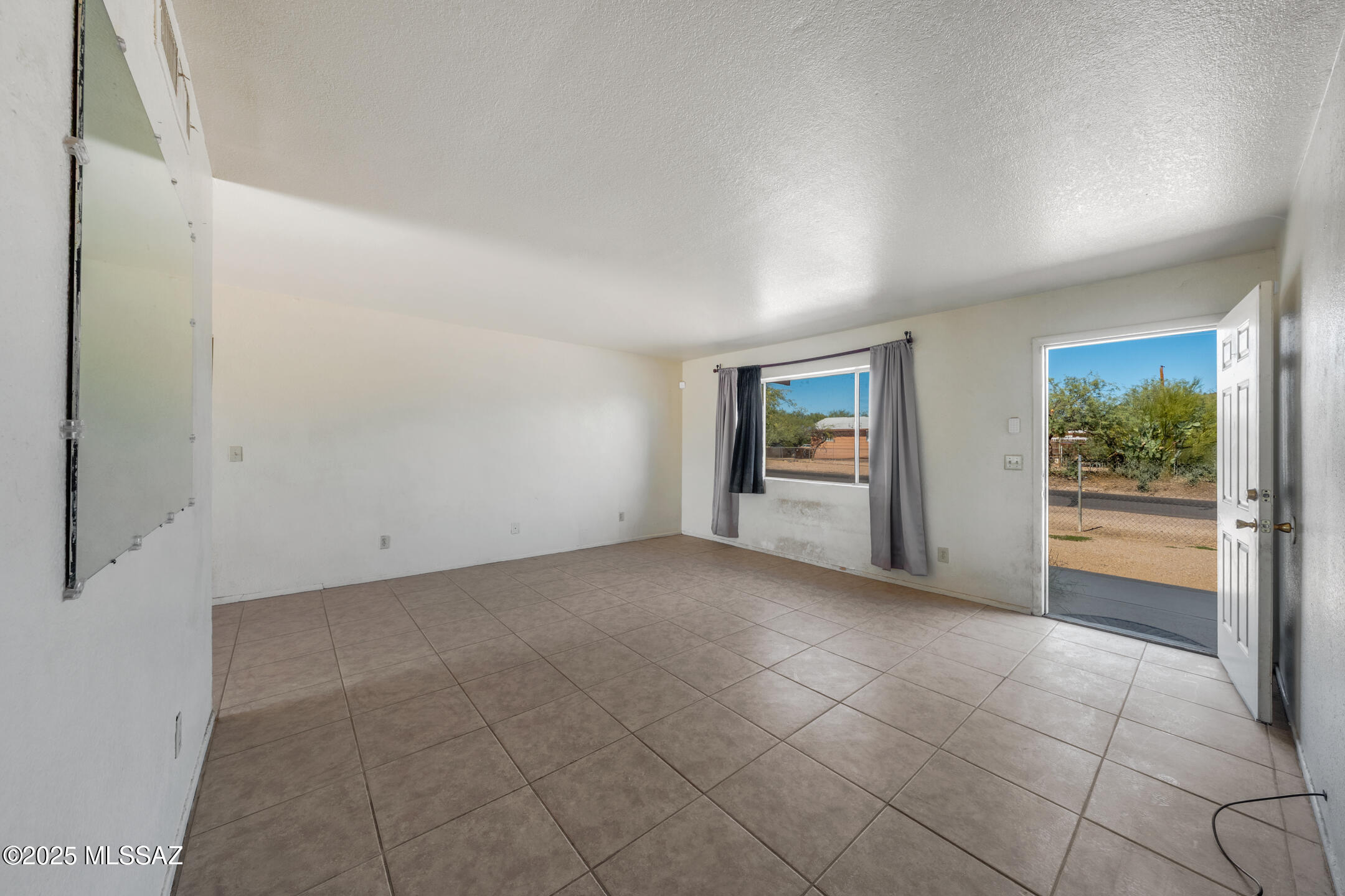 2275 W Dakota Street