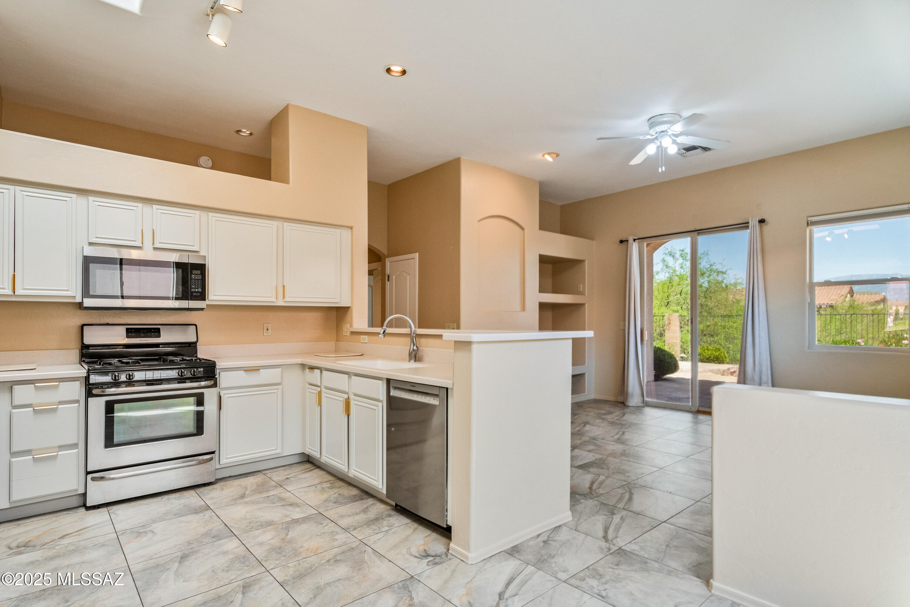 5128 N Fairway Spring Drive