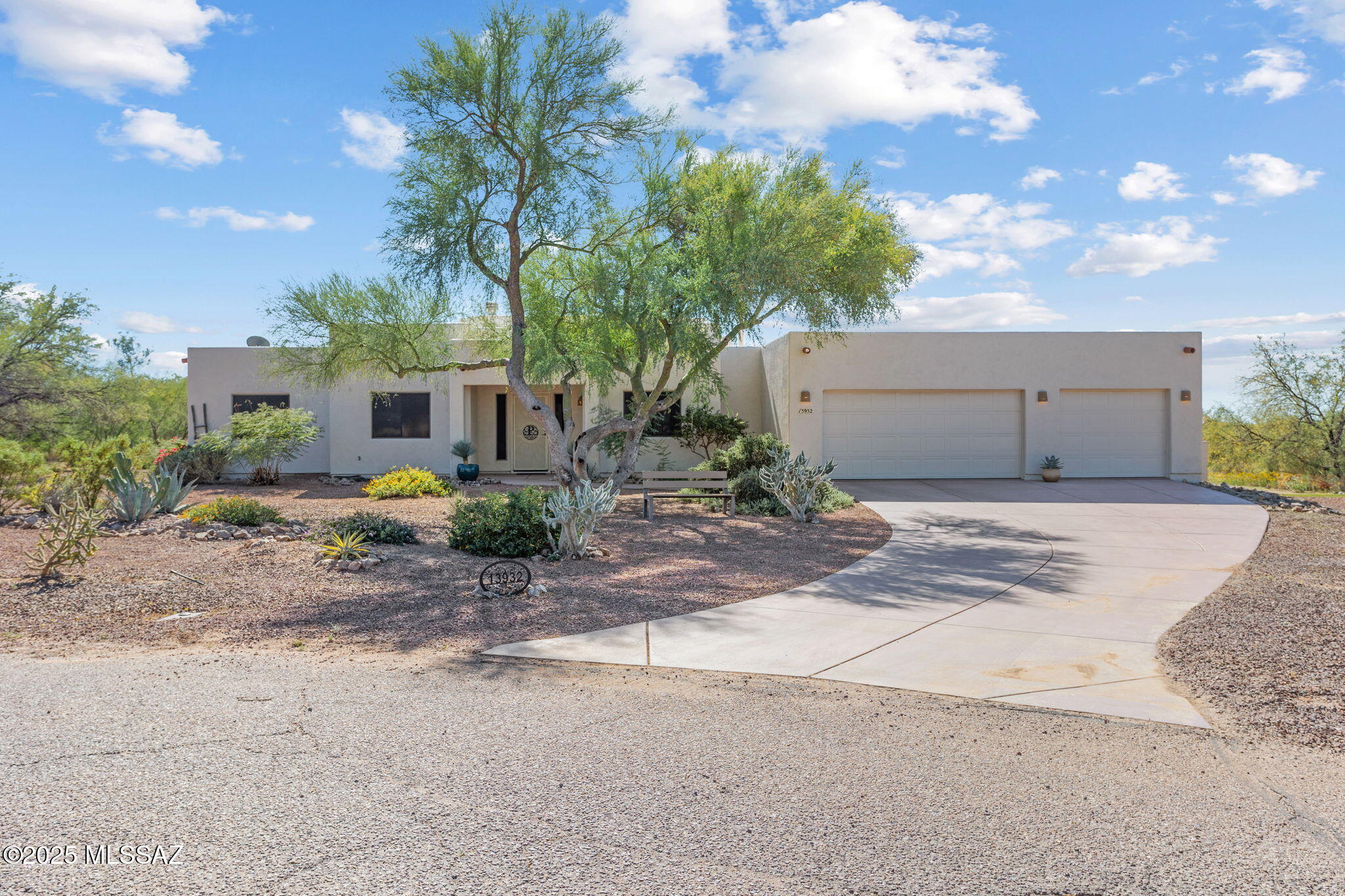 13932 E Placita Ocho Puntas