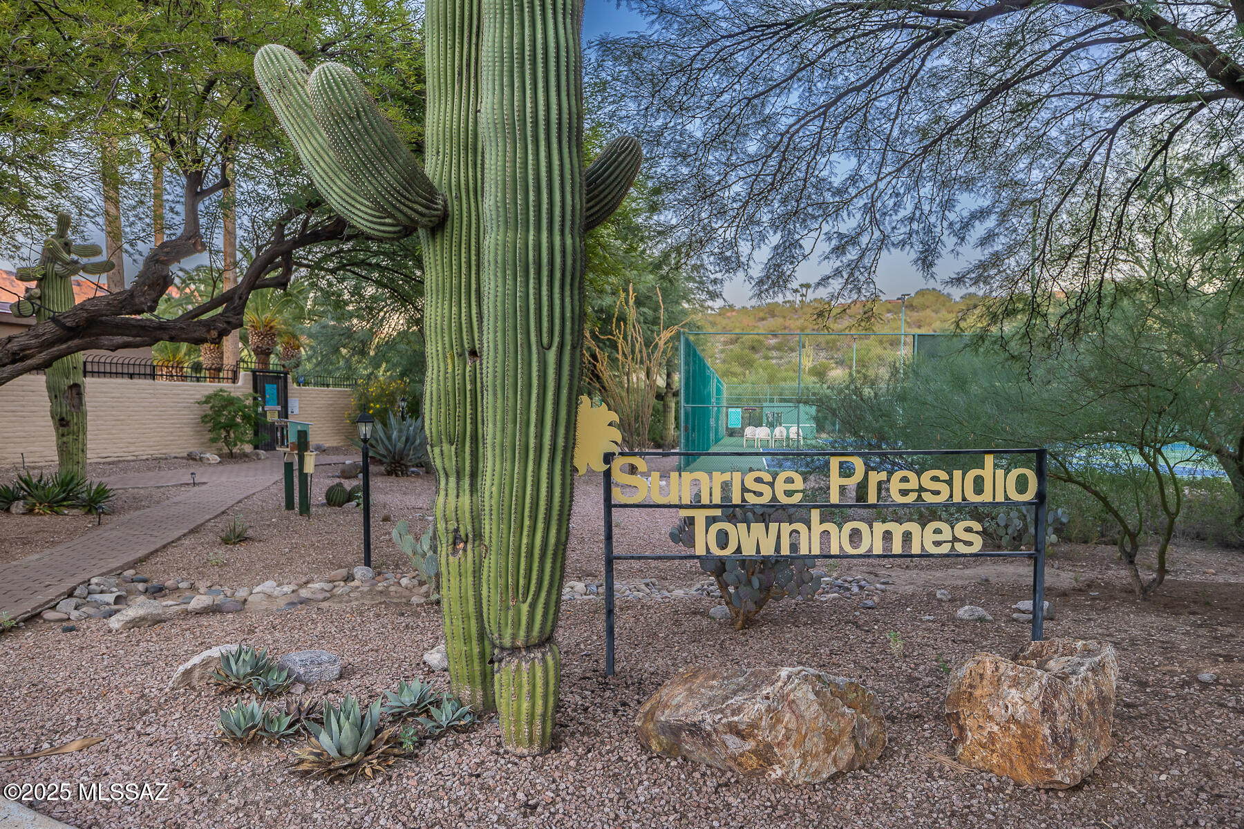 5348 N Camino De La Culebra