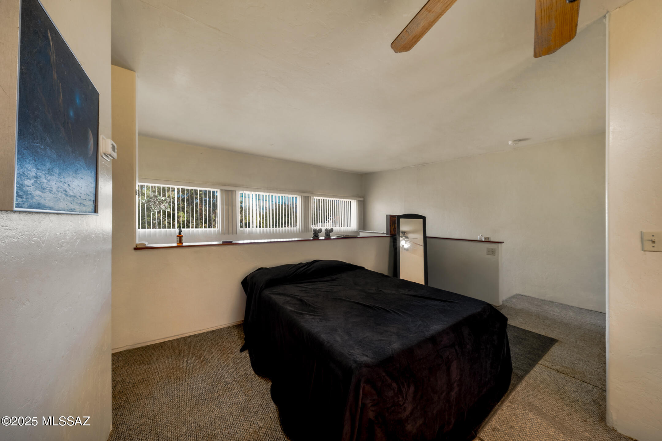 2813-2815 N Castro Avenue